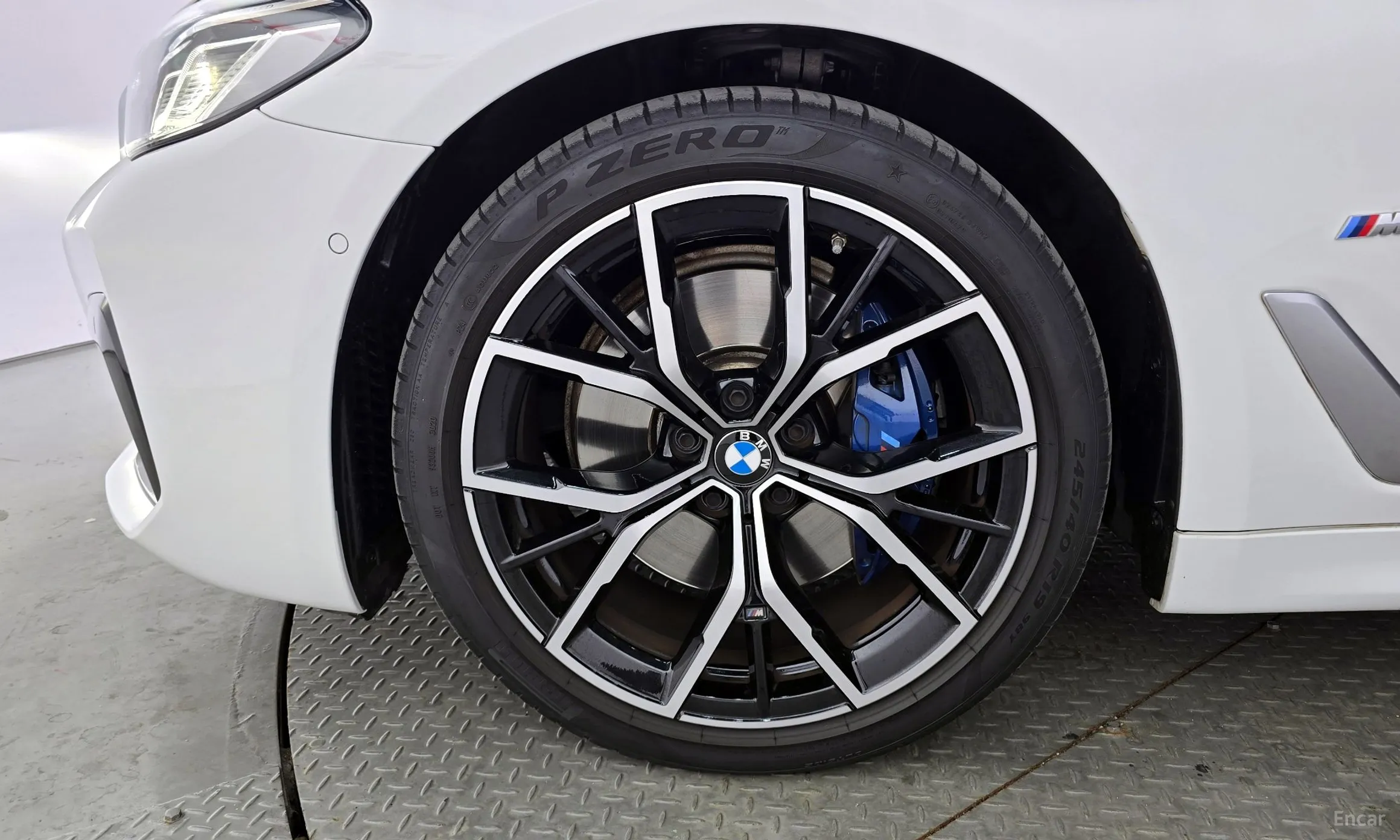 BMW 5 Series (G30) превью 5