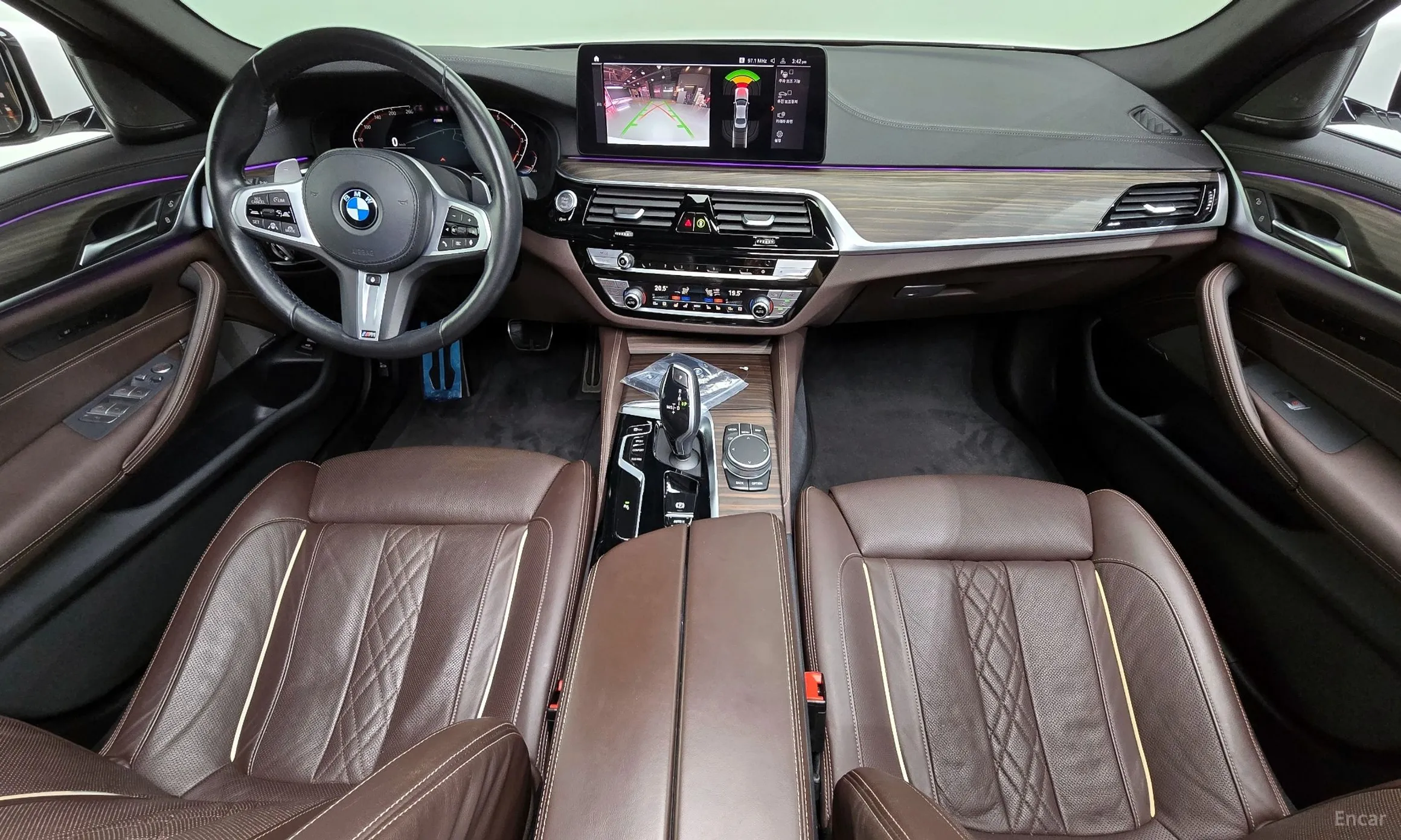 BMW 5 Series (G30) превью 7
