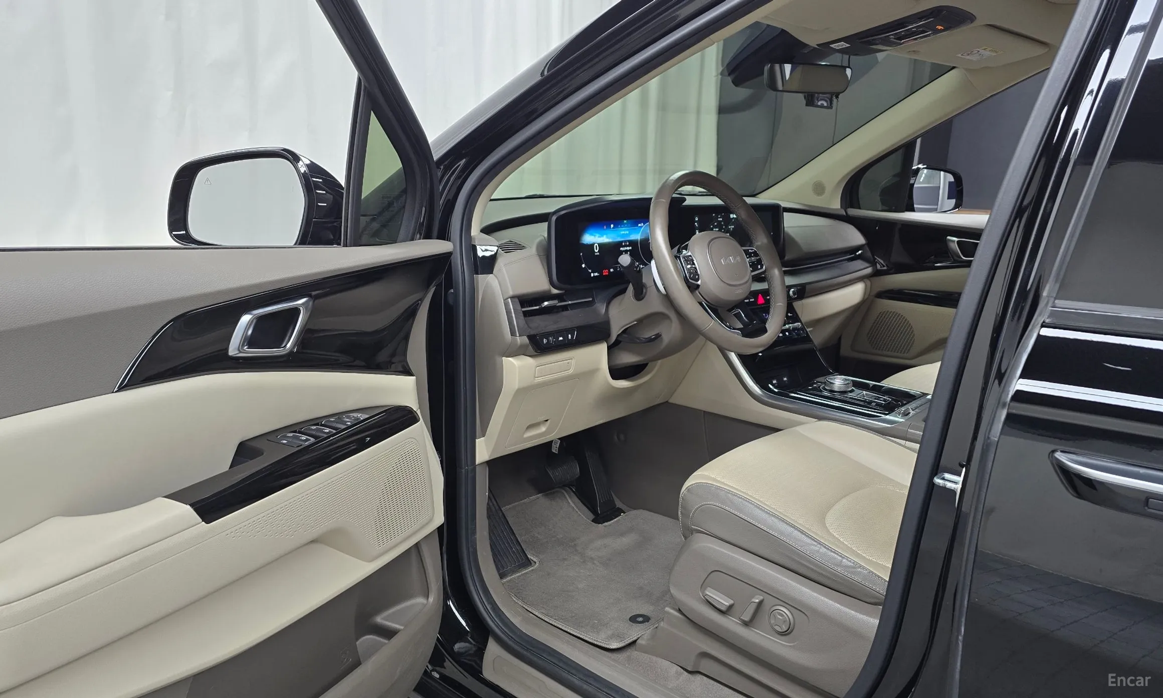 Kia Carnival Gen 4 превью 10