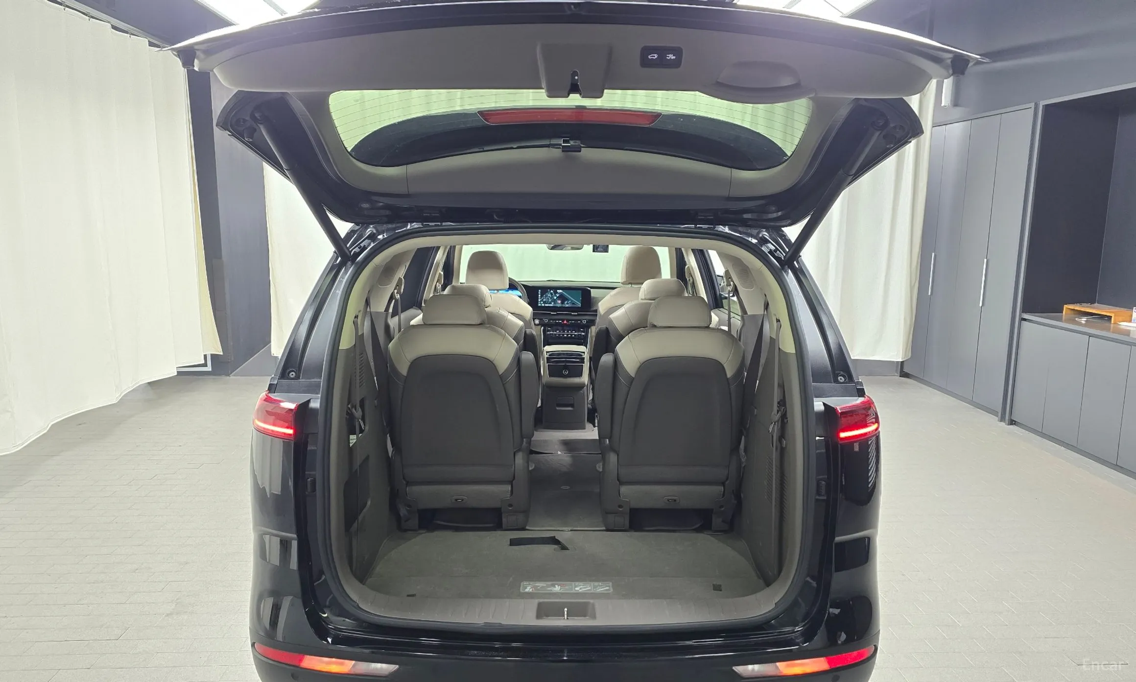 Kia Carnival Gen 4 превью 20