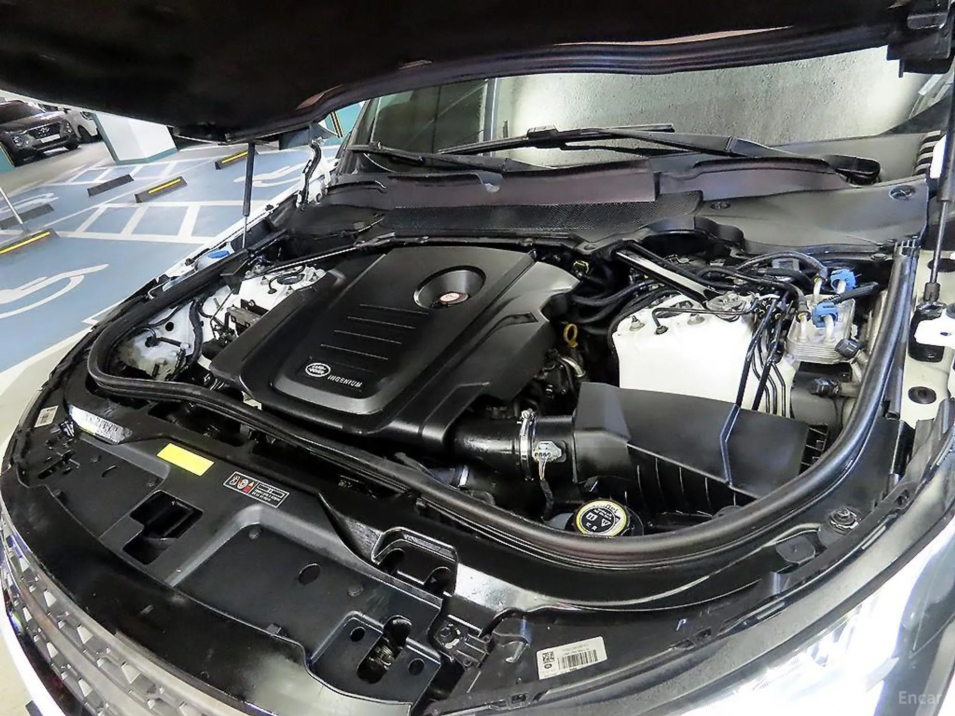 Land Rover Discovery 5 превью 11