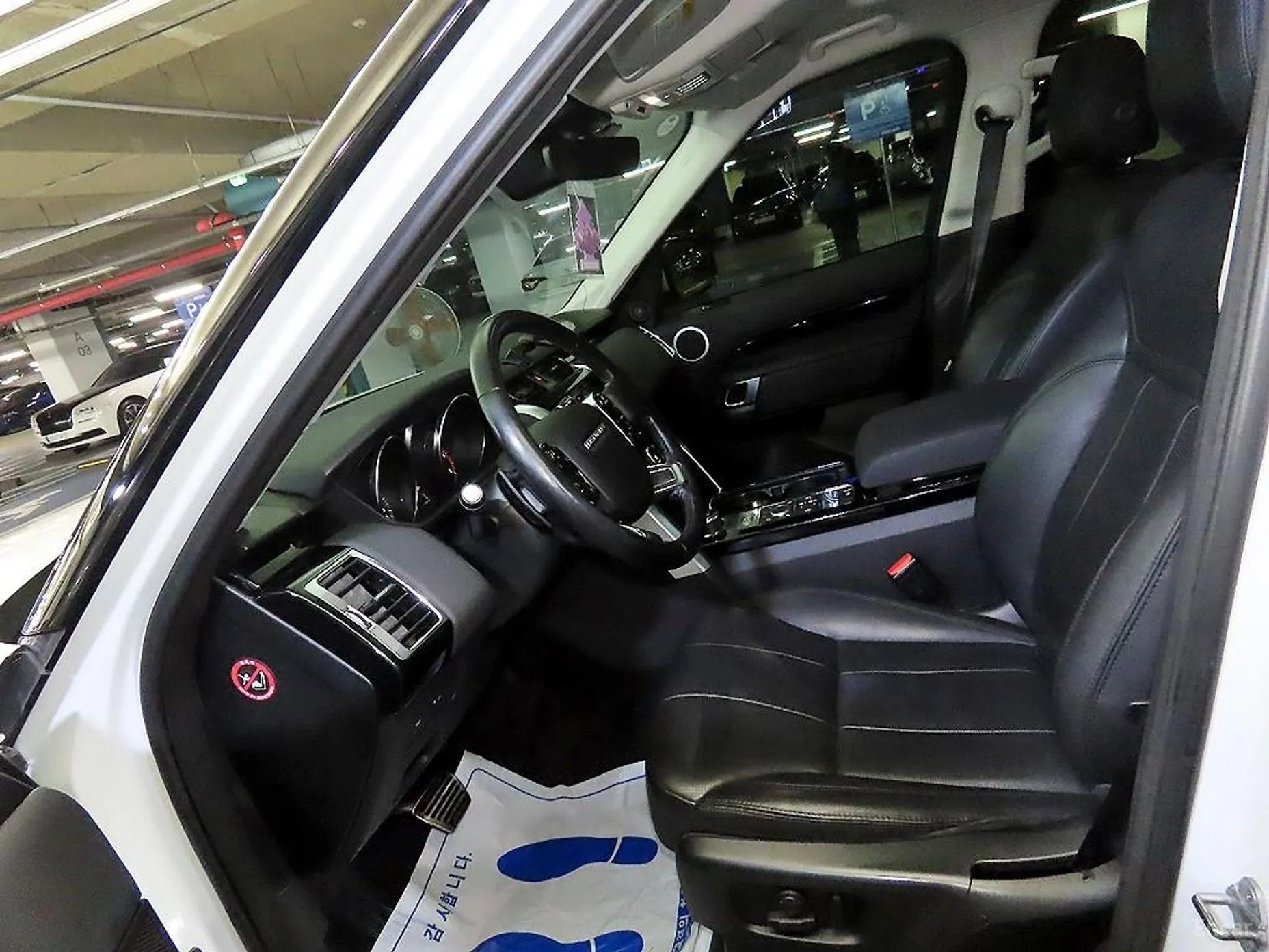 Land Rover Discovery 5 превью 6