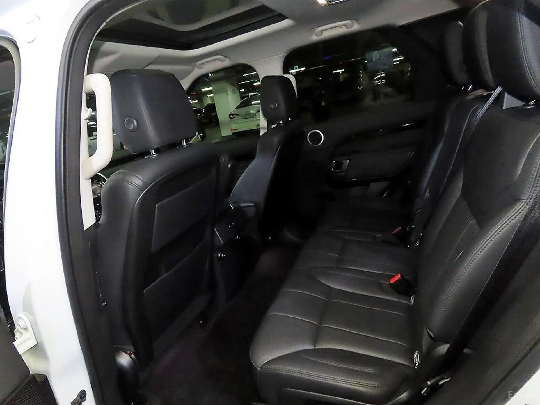 Land Rover Discovery 5 превью 7