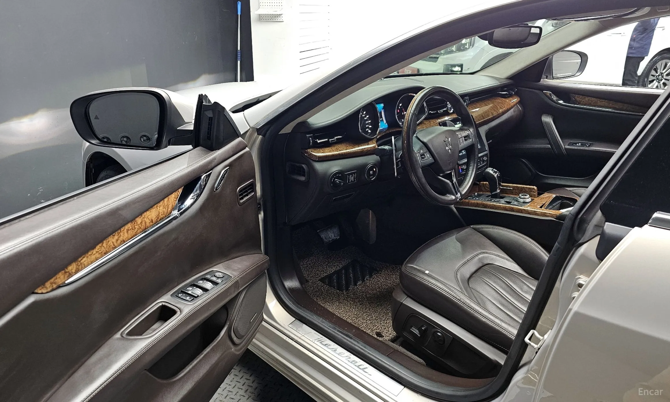 Maserati Quattroporte превью 10