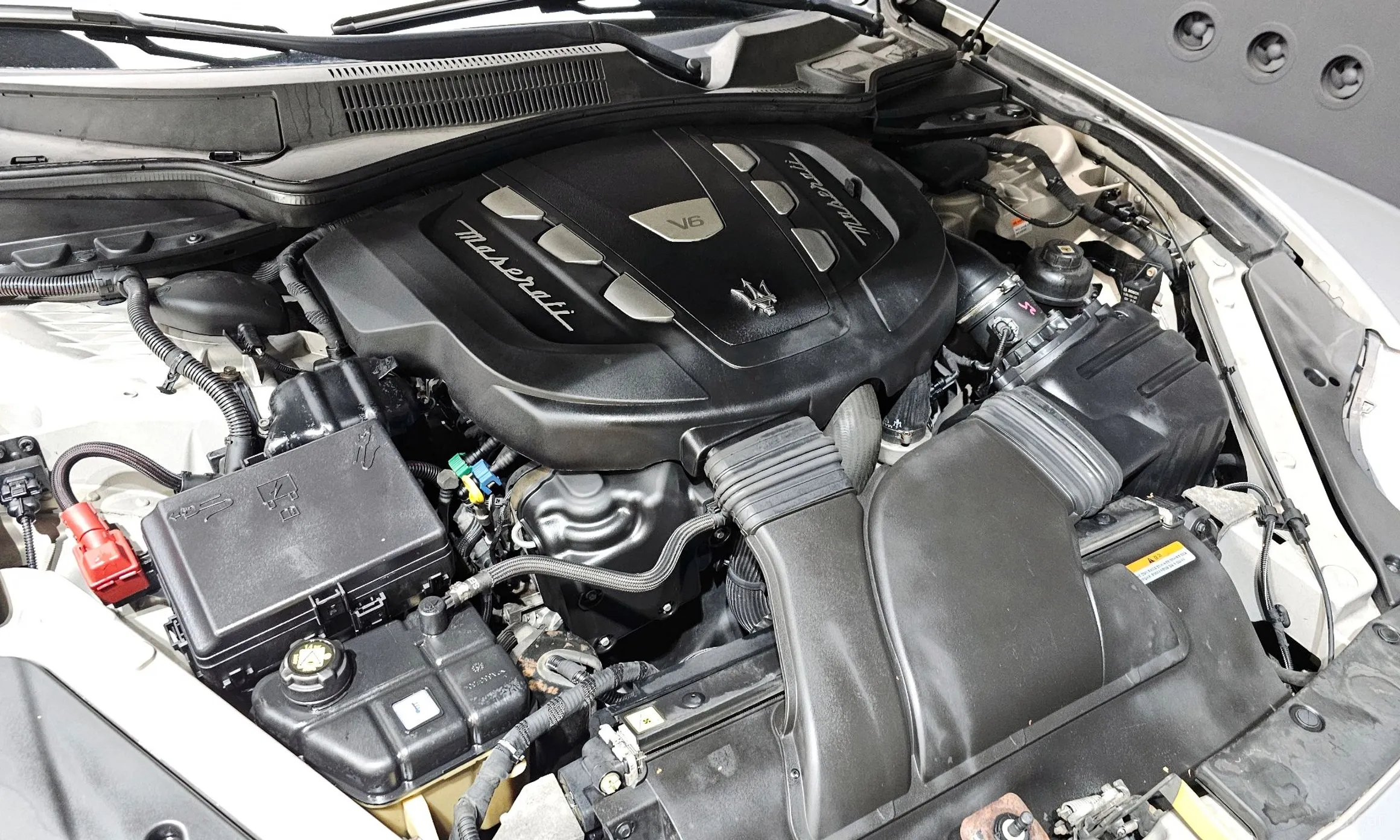 Maserati Quattroporte превью 6