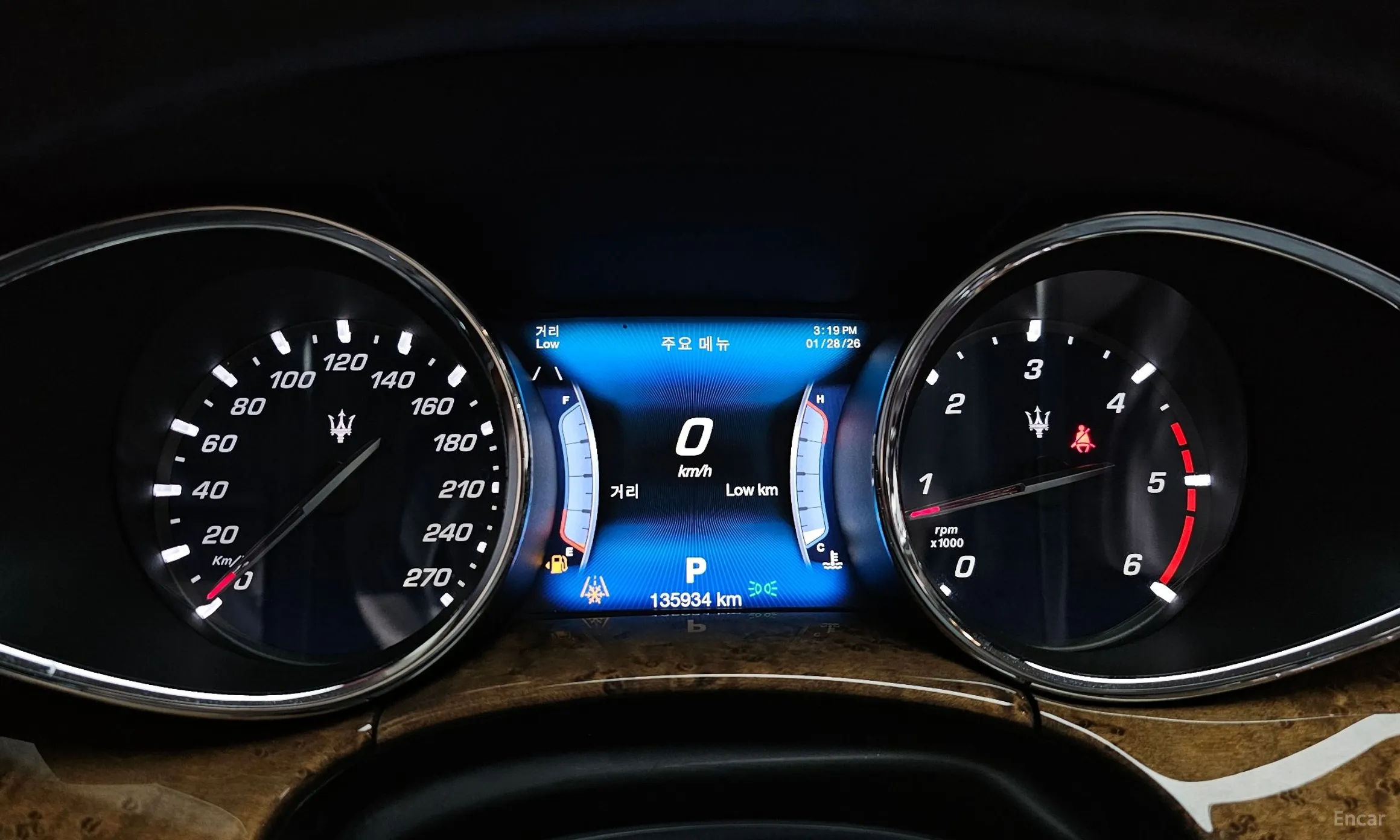 Maserati Quattroporte превью 8