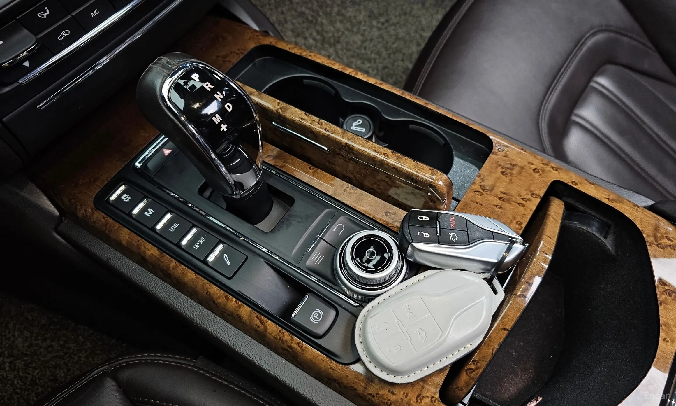 Maserati Quattroporte превью 9