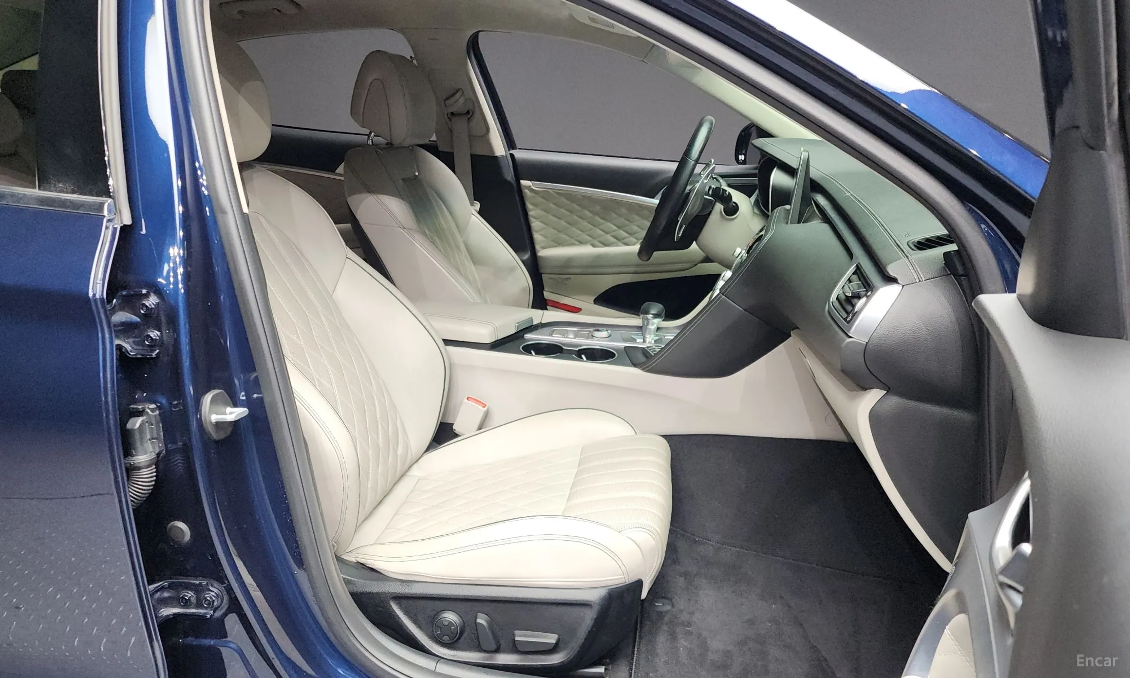 Genesis G70 превью 11