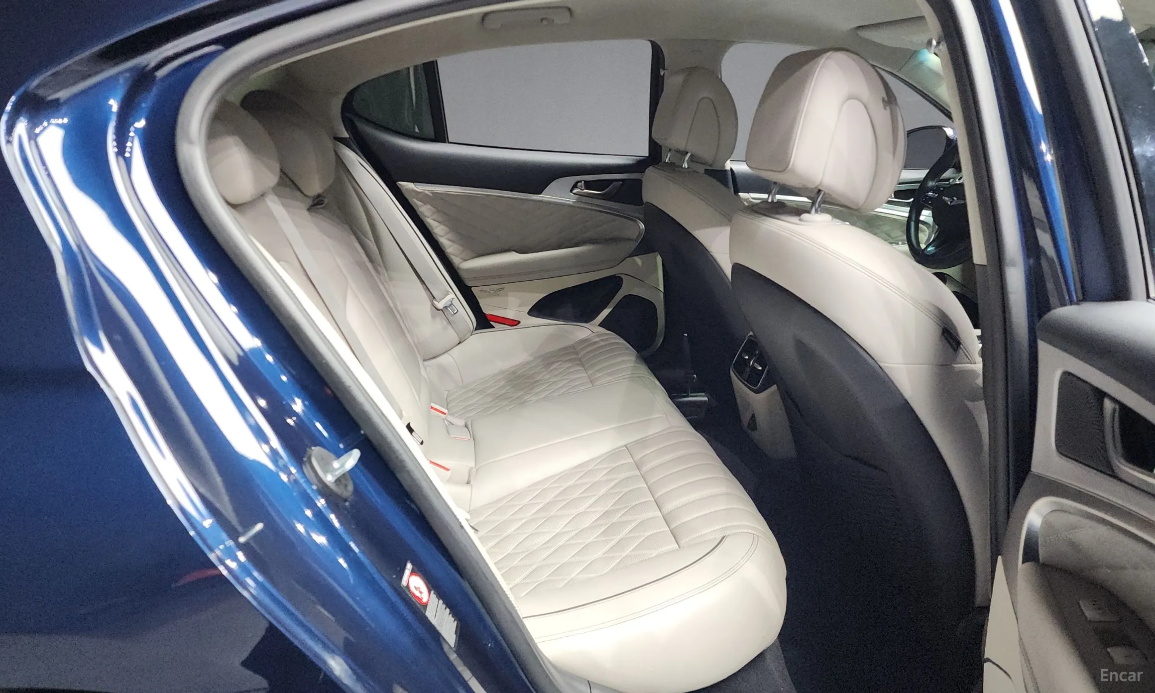 Genesis G70 превью 12