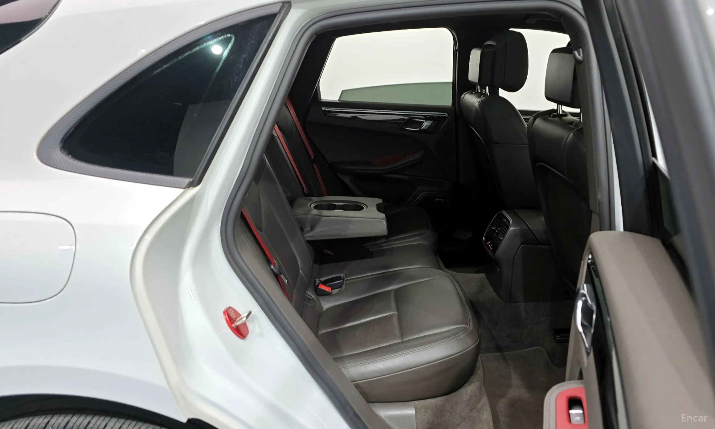 Porsche Macan превью 12