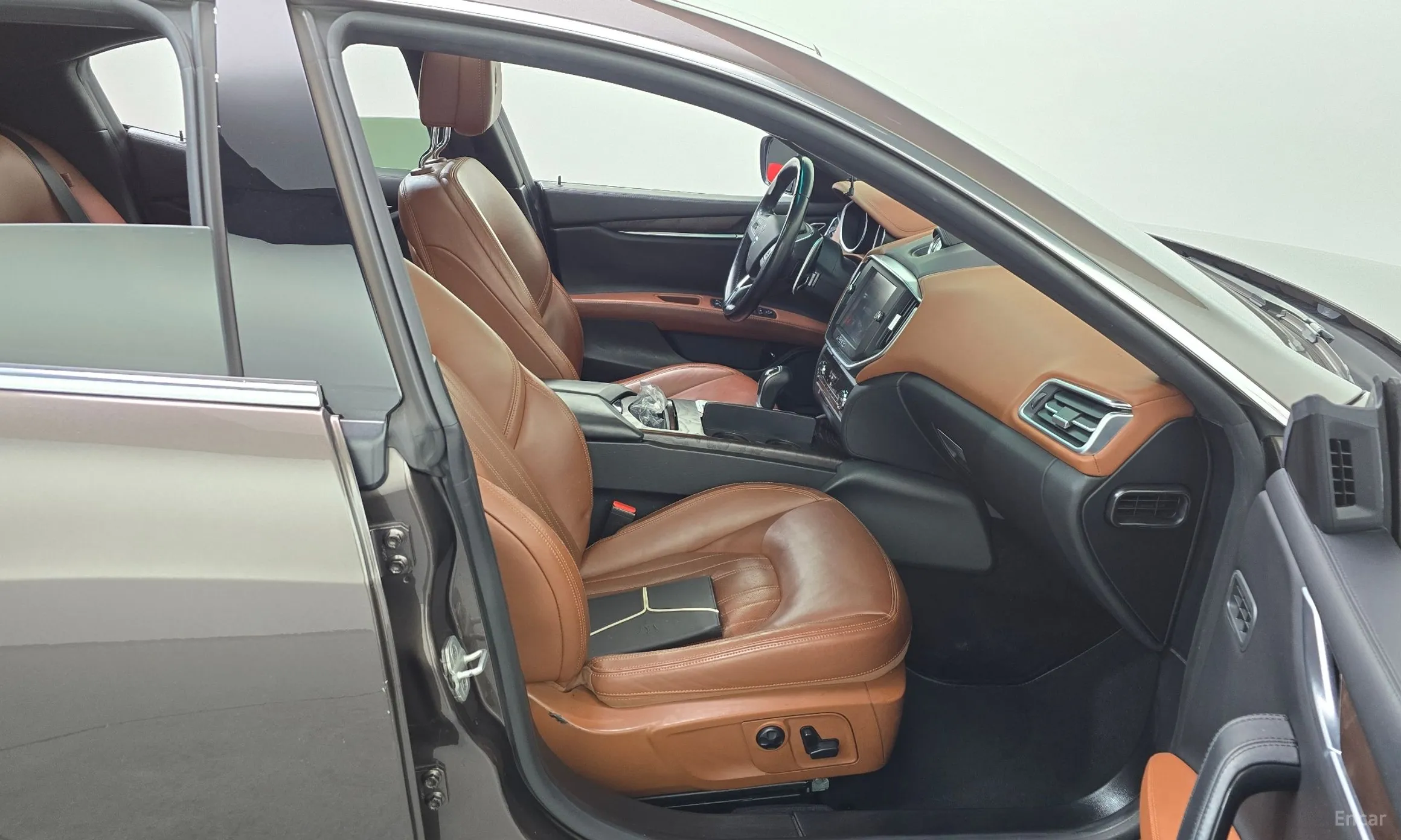 Maserati Ghibli превью 11