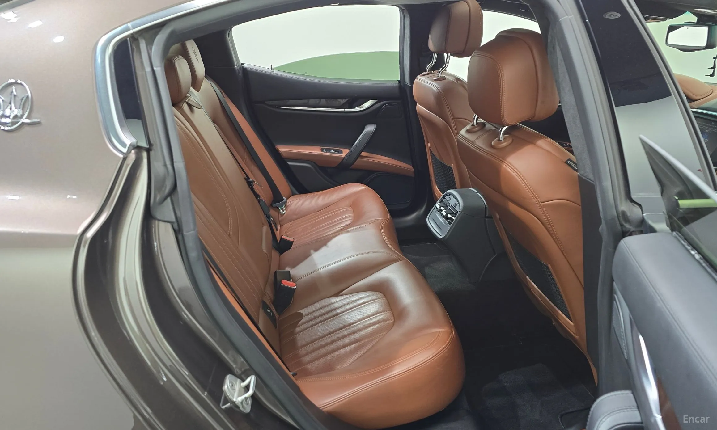 Maserati Ghibli превью 12