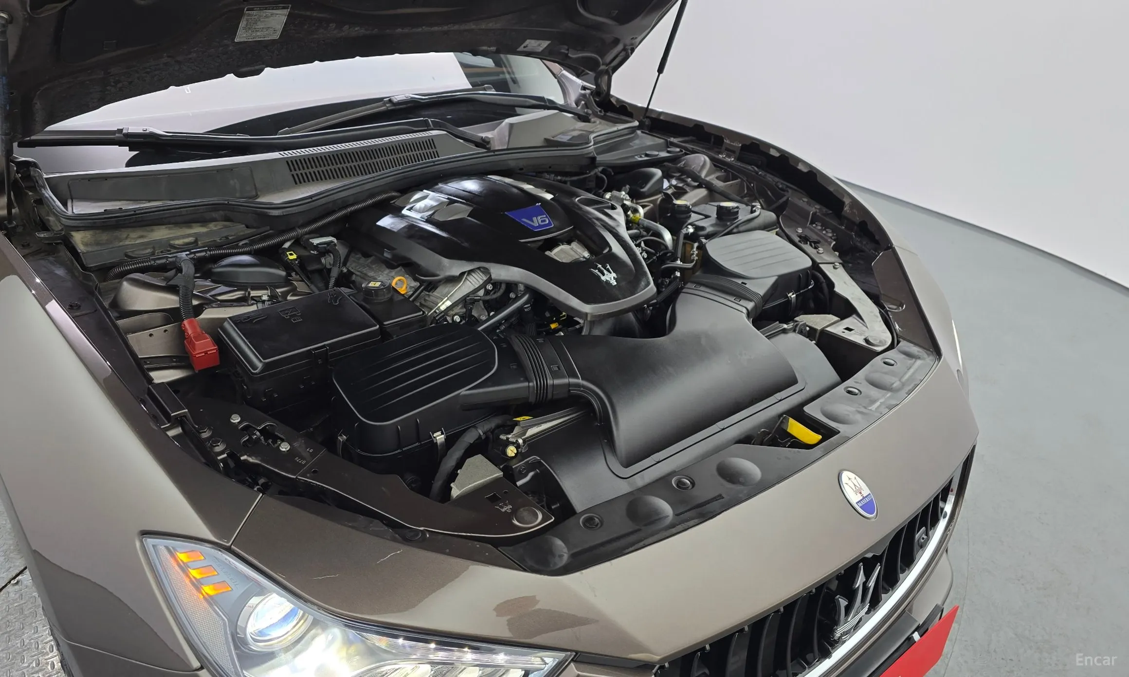 Maserati Ghibli превью 6
