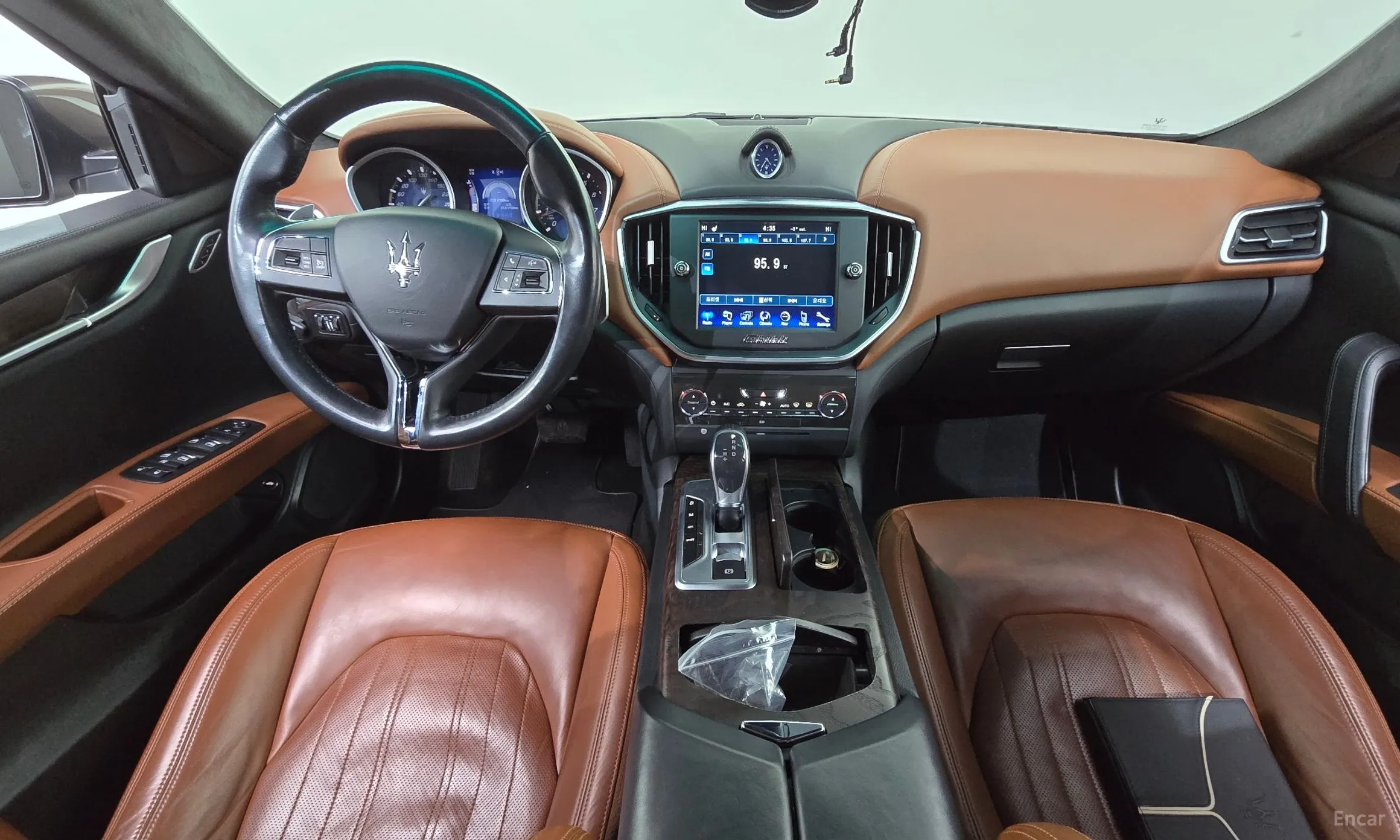 Maserati Ghibli превью 7