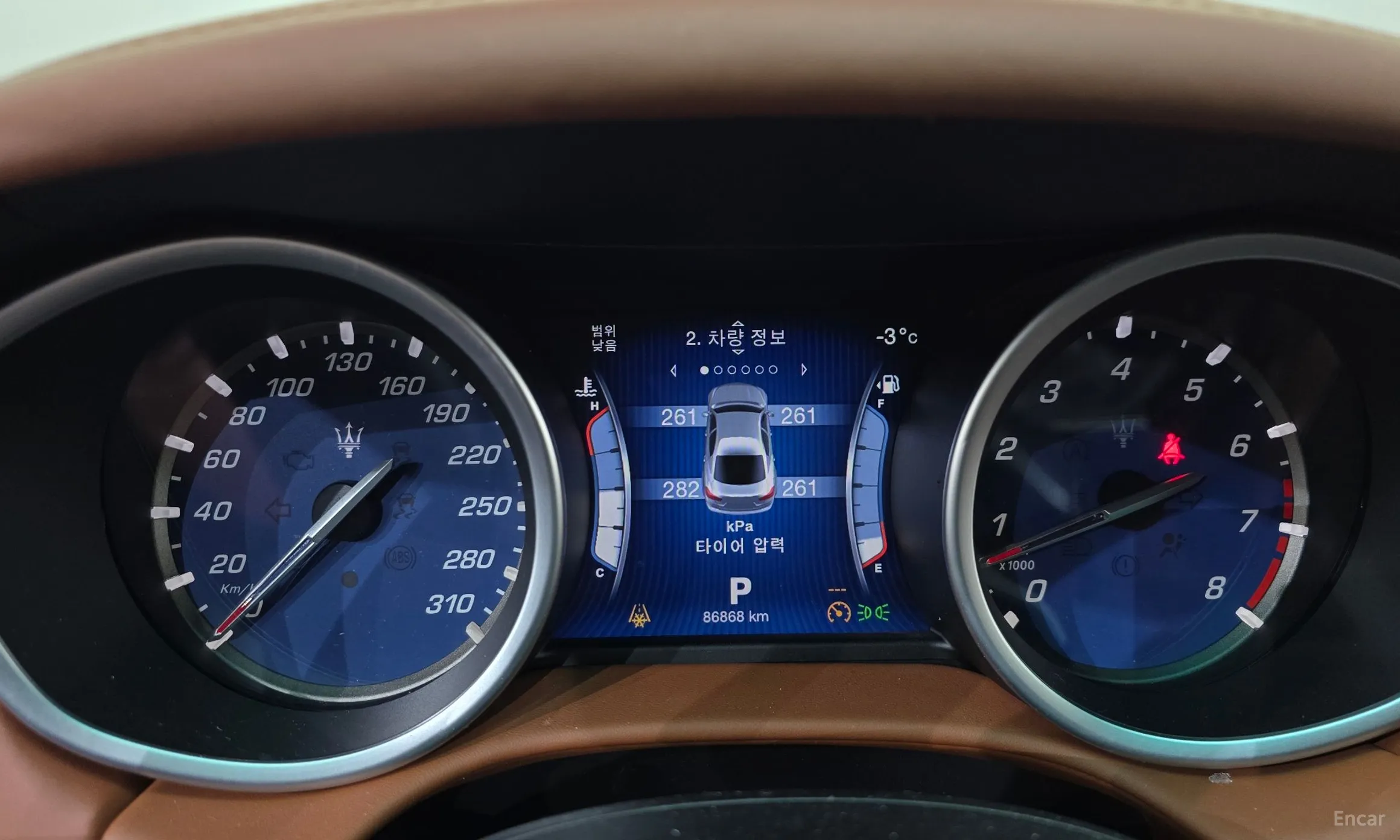 Maserati Ghibli превью 8
