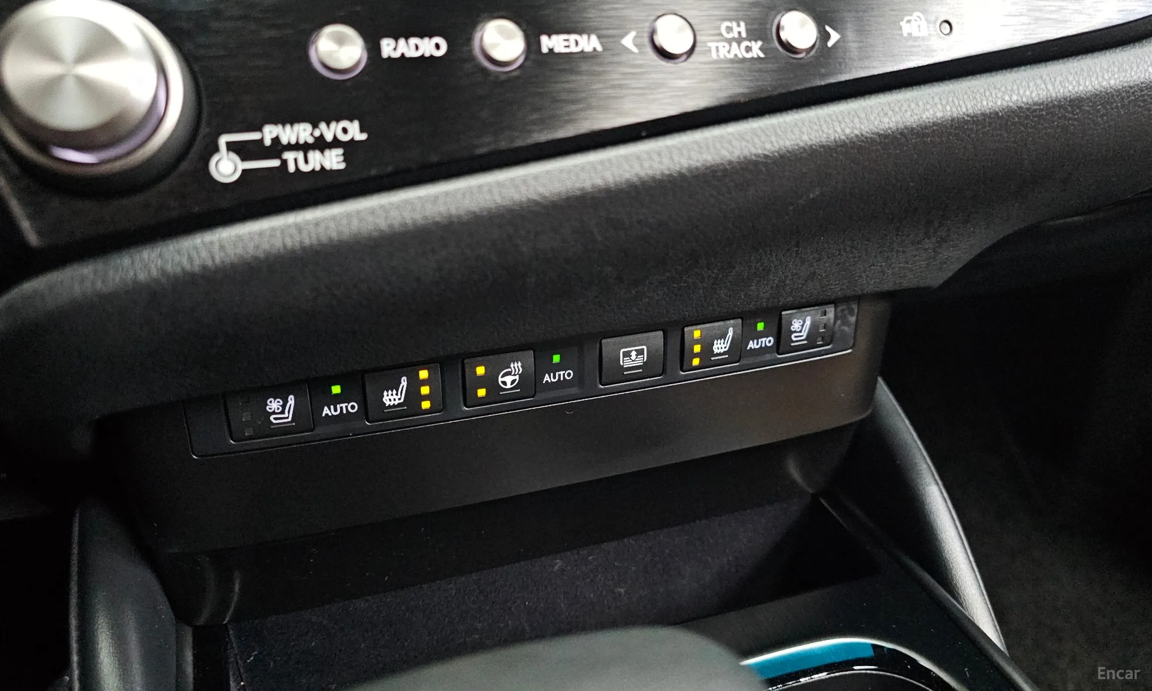 Lexus ES300h 7th Generation превью 17