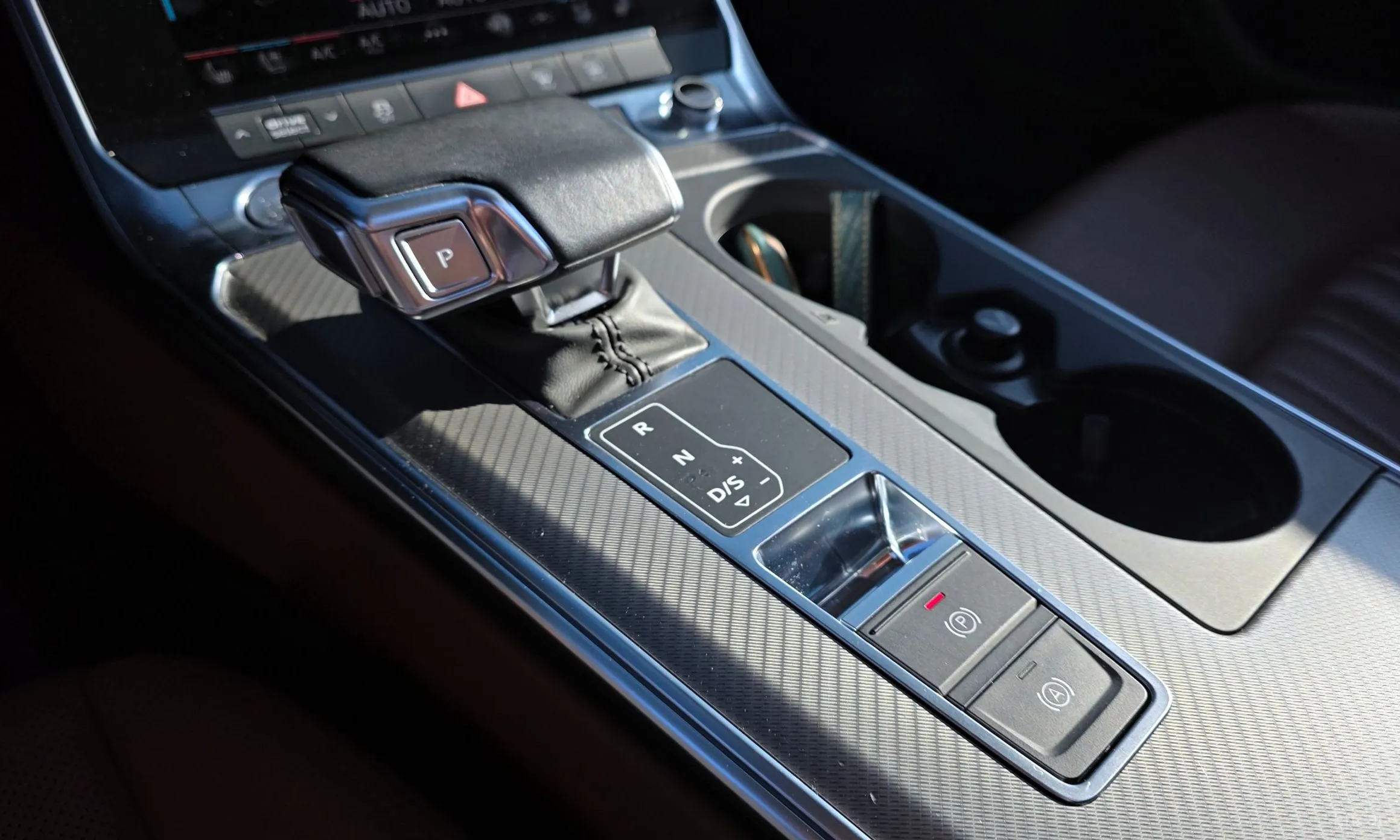 Audi A6 (C8) превью 9