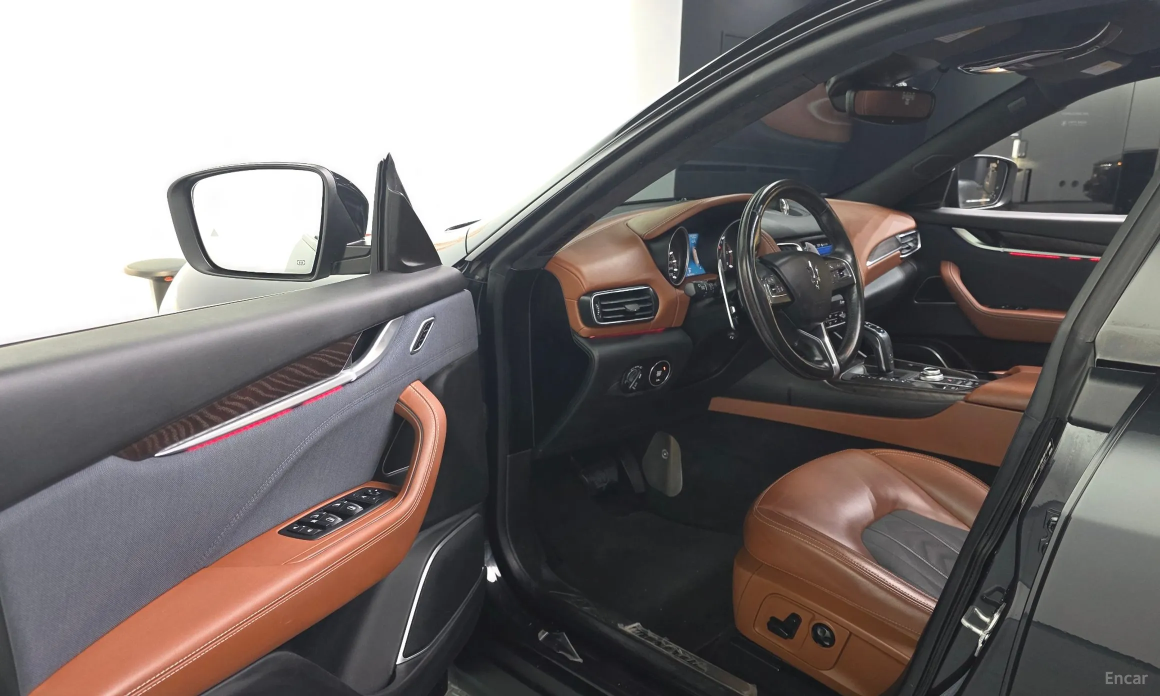 Maserati Levante превью 10