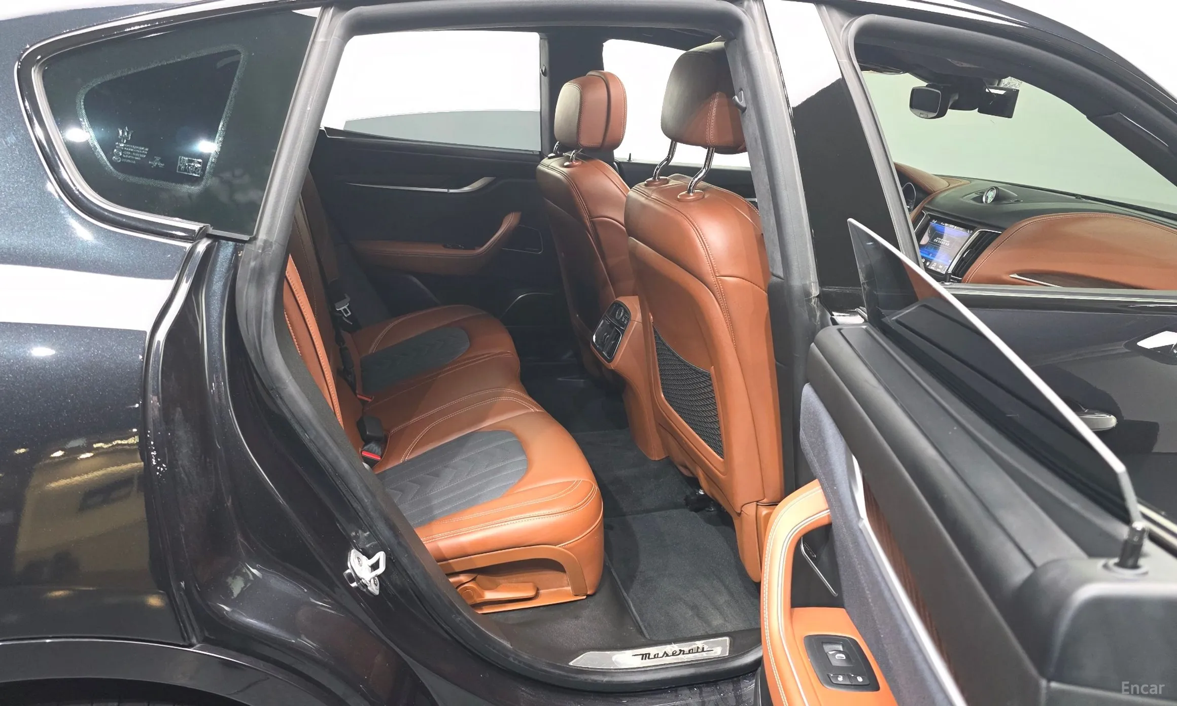 Maserati Levante превью 12