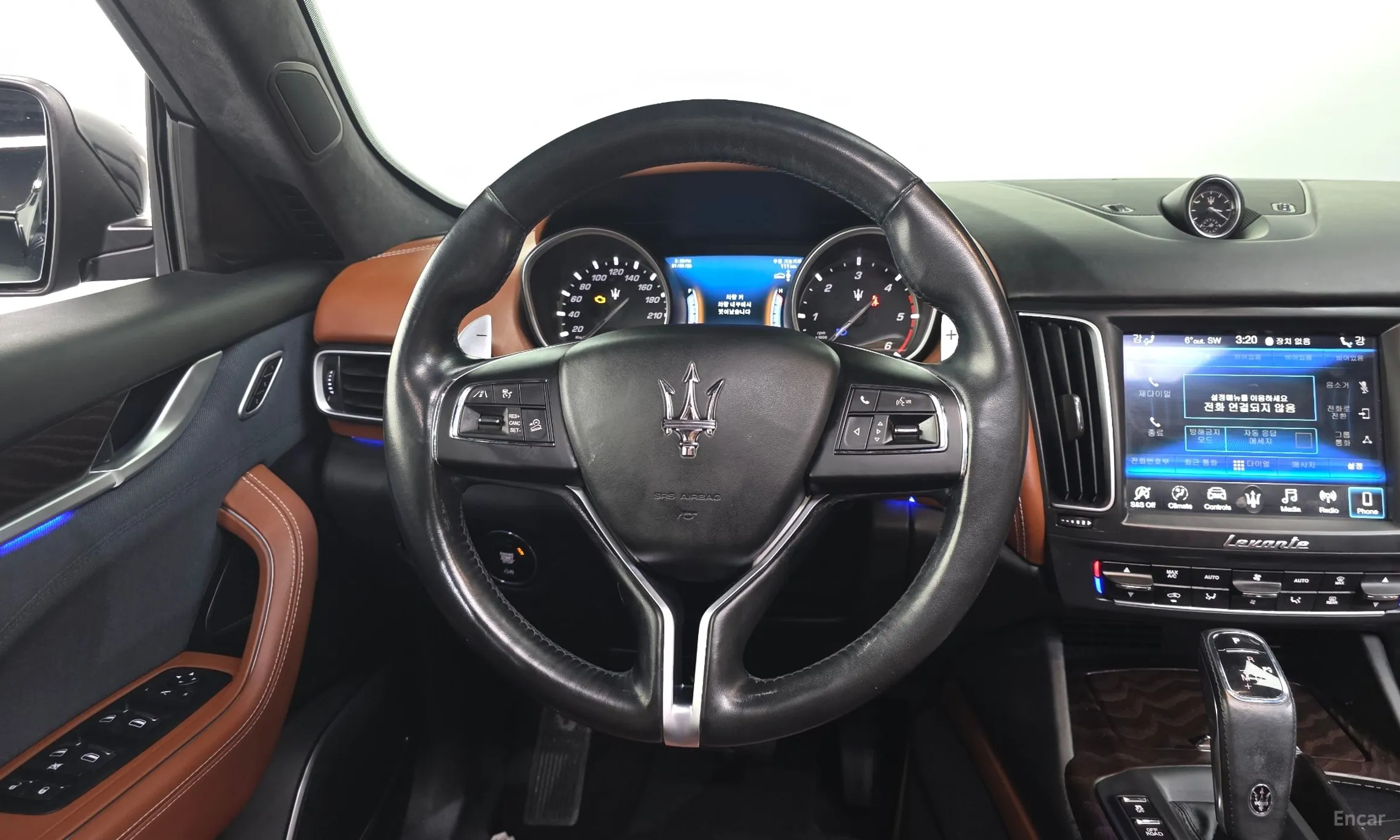 Maserati Levante превью 13