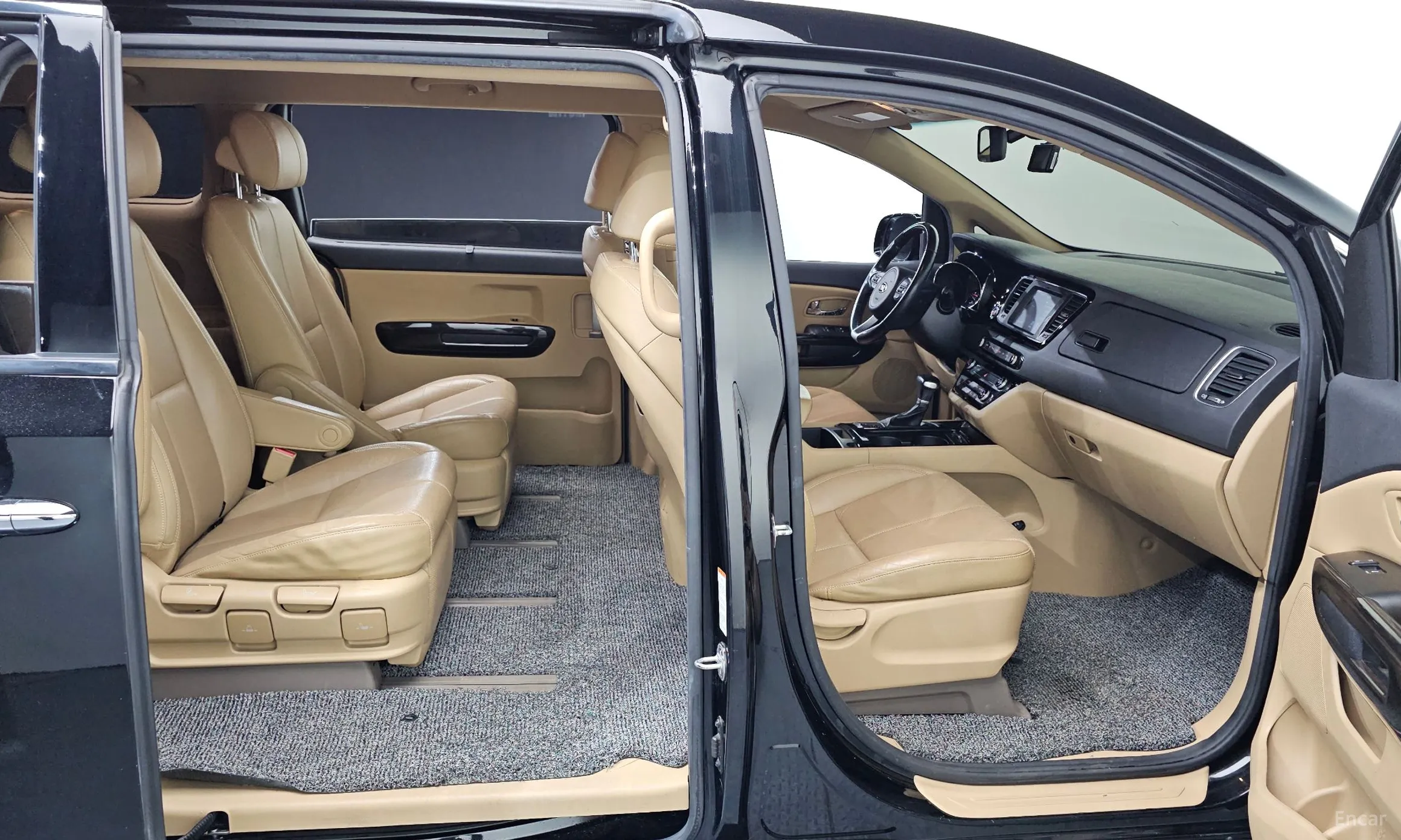 Kia Carnival превью 12