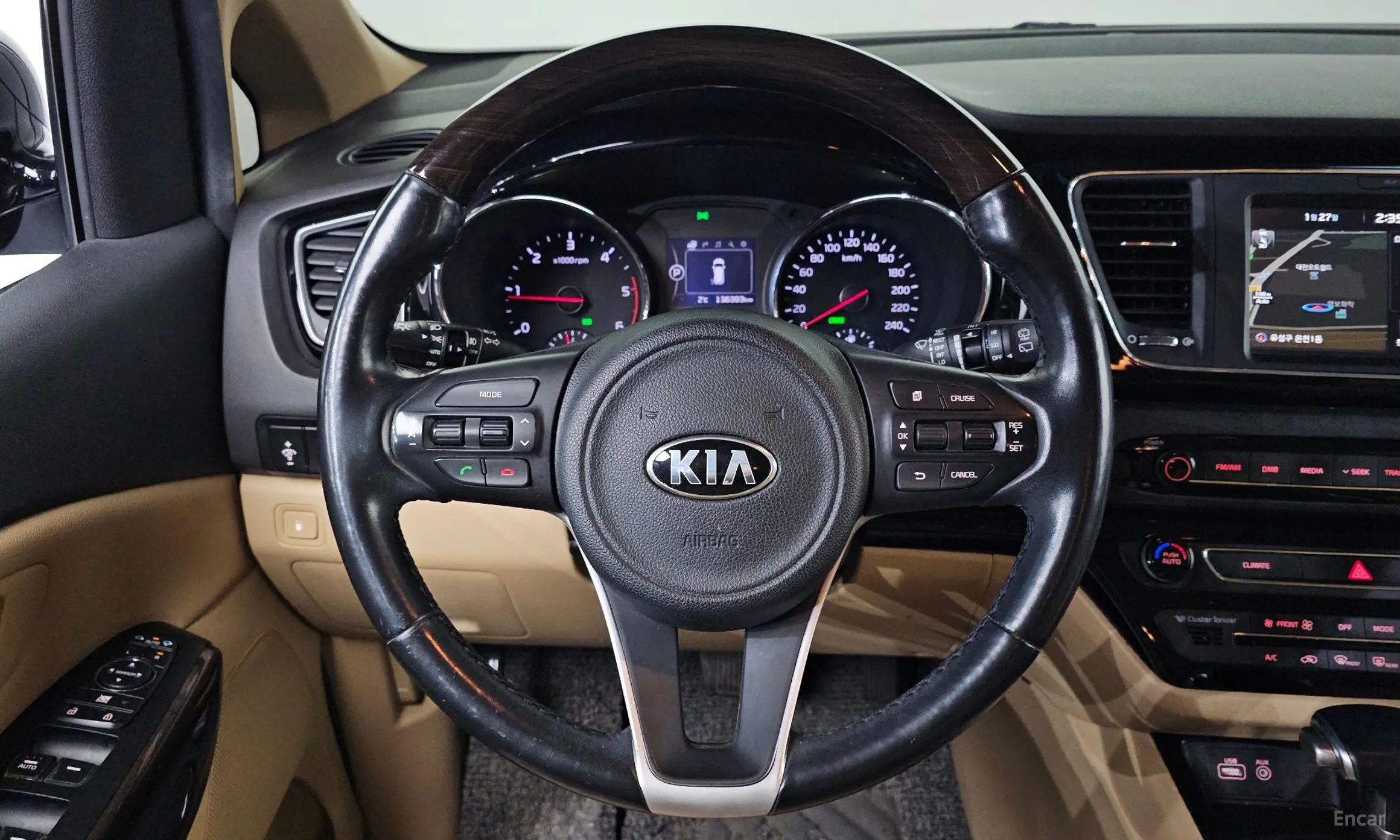 Kia Carnival превью 15