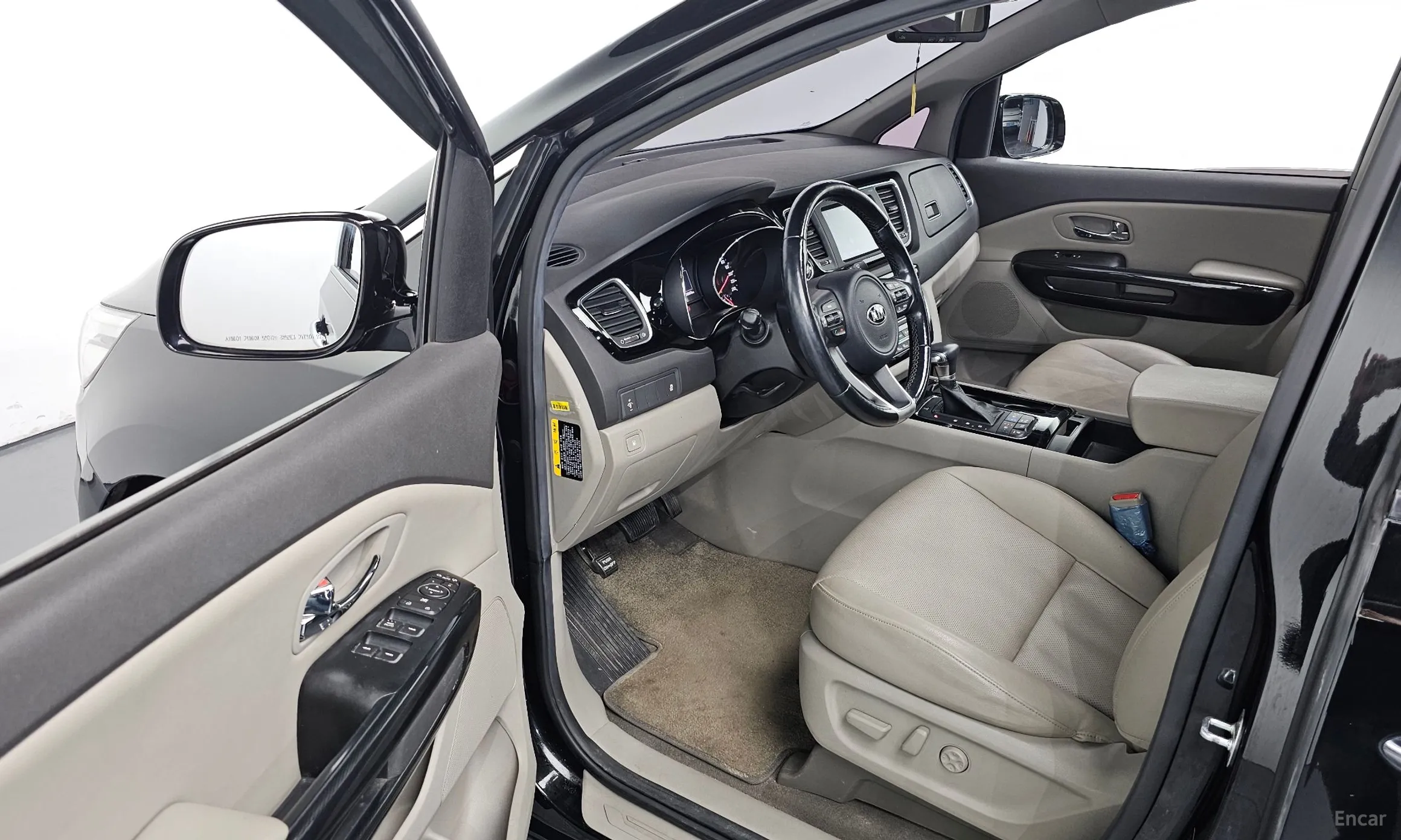 Kia Carnival превью 10
