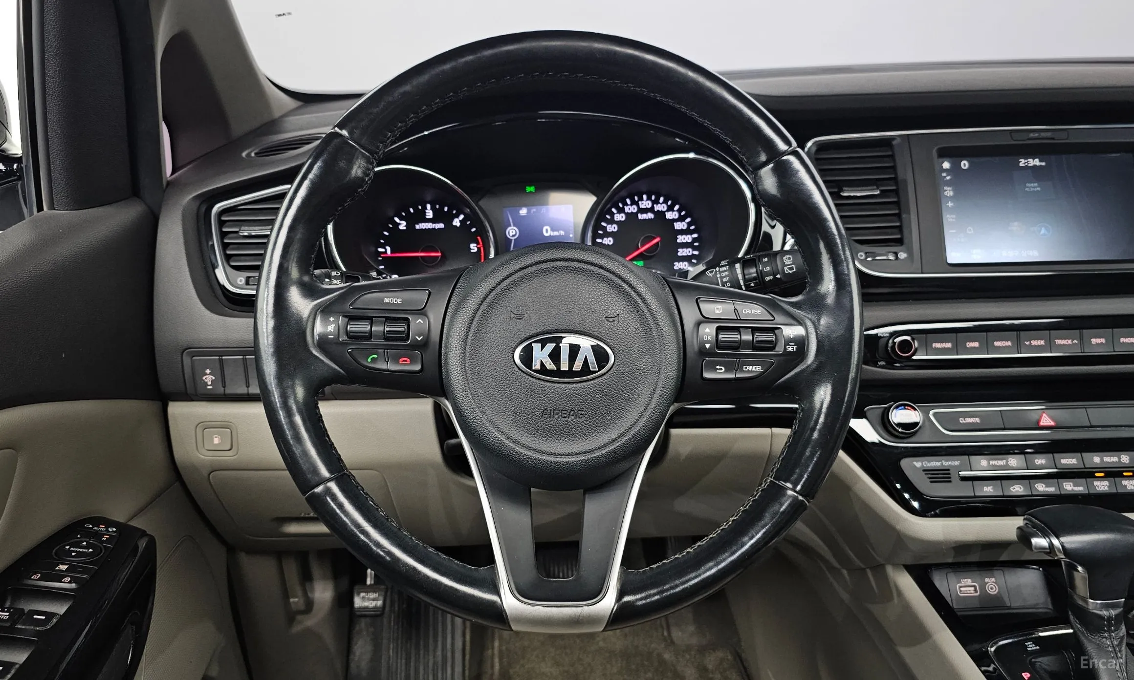 Kia Carnival превью 13