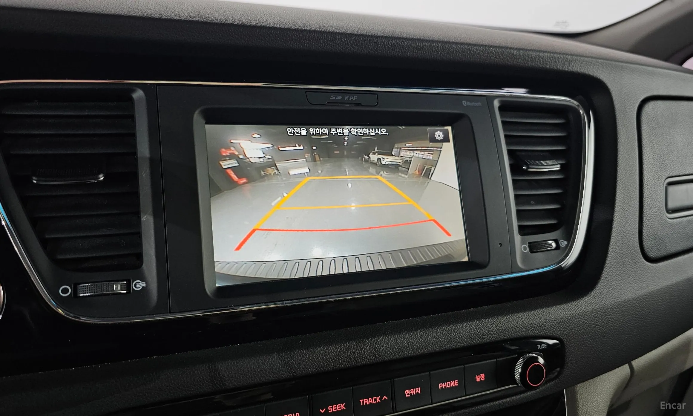 Kia Carnival превью 17