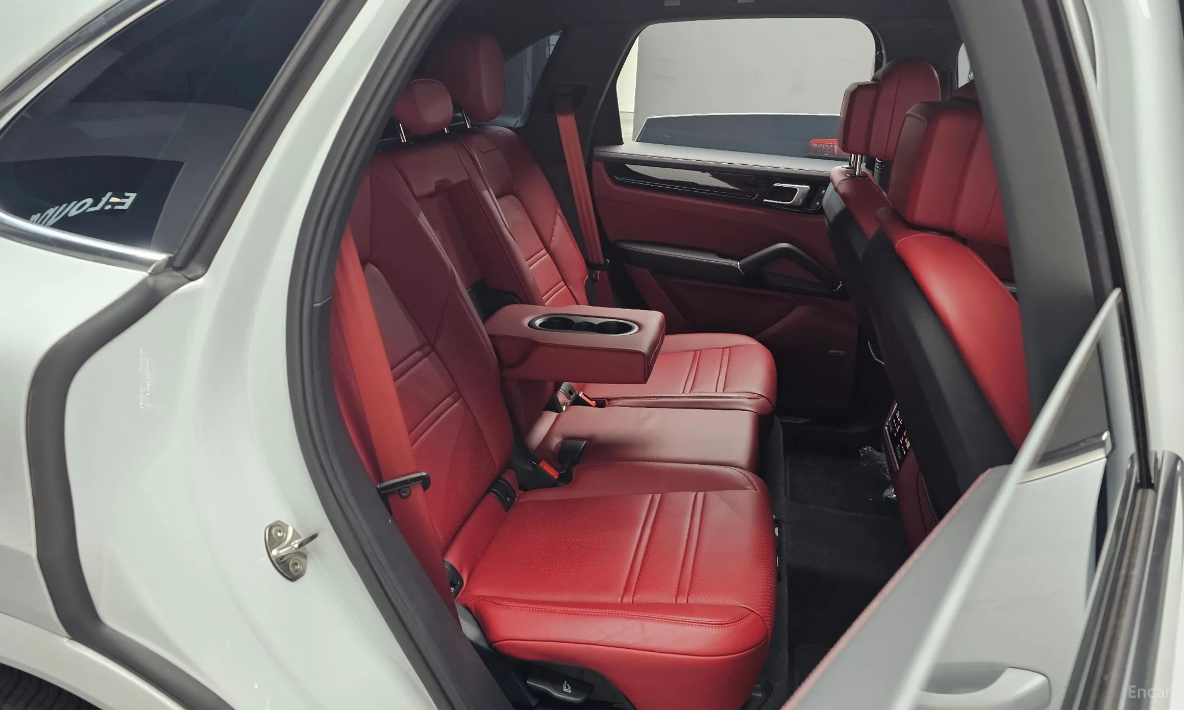 Porsche Cayenne (PO536) превью 12