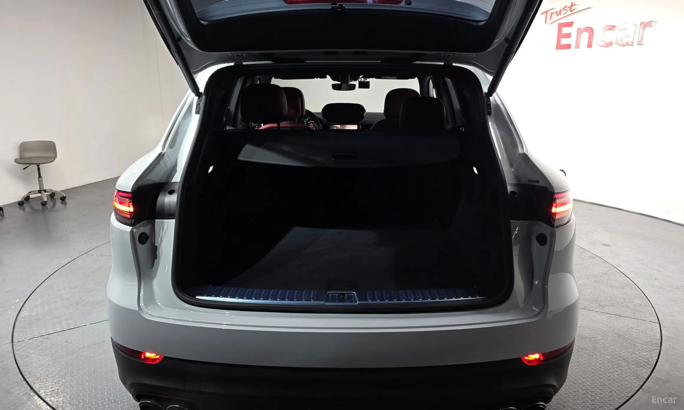 Porsche Cayenne (PO536) превью 20