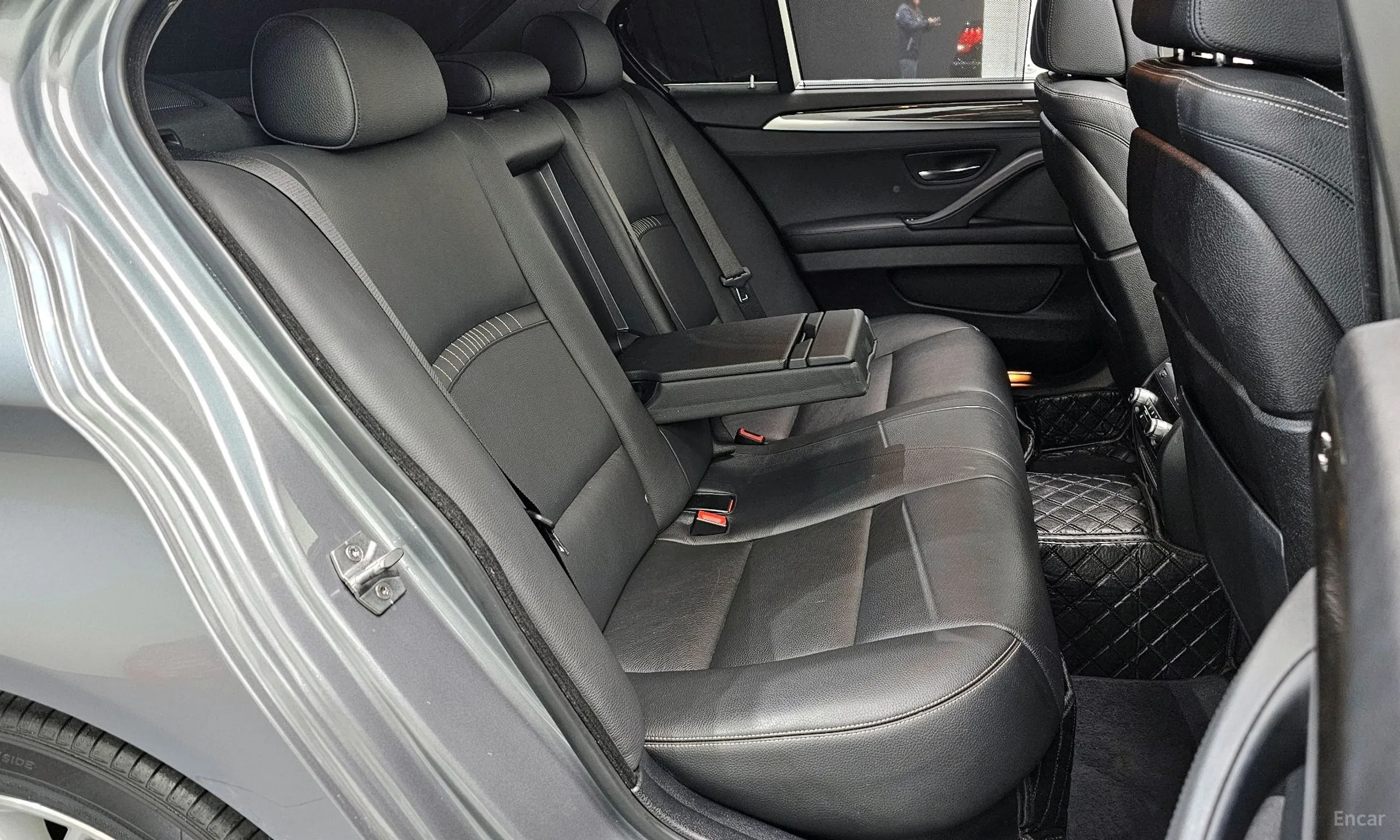 BMW 5 Series (F10) превью 12