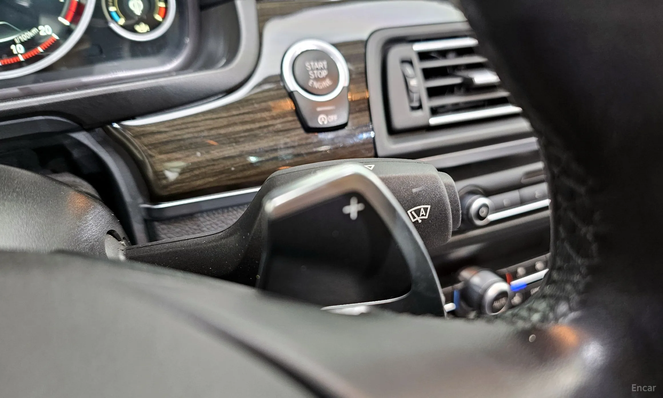 BMW 5 Series (F10) превью 17