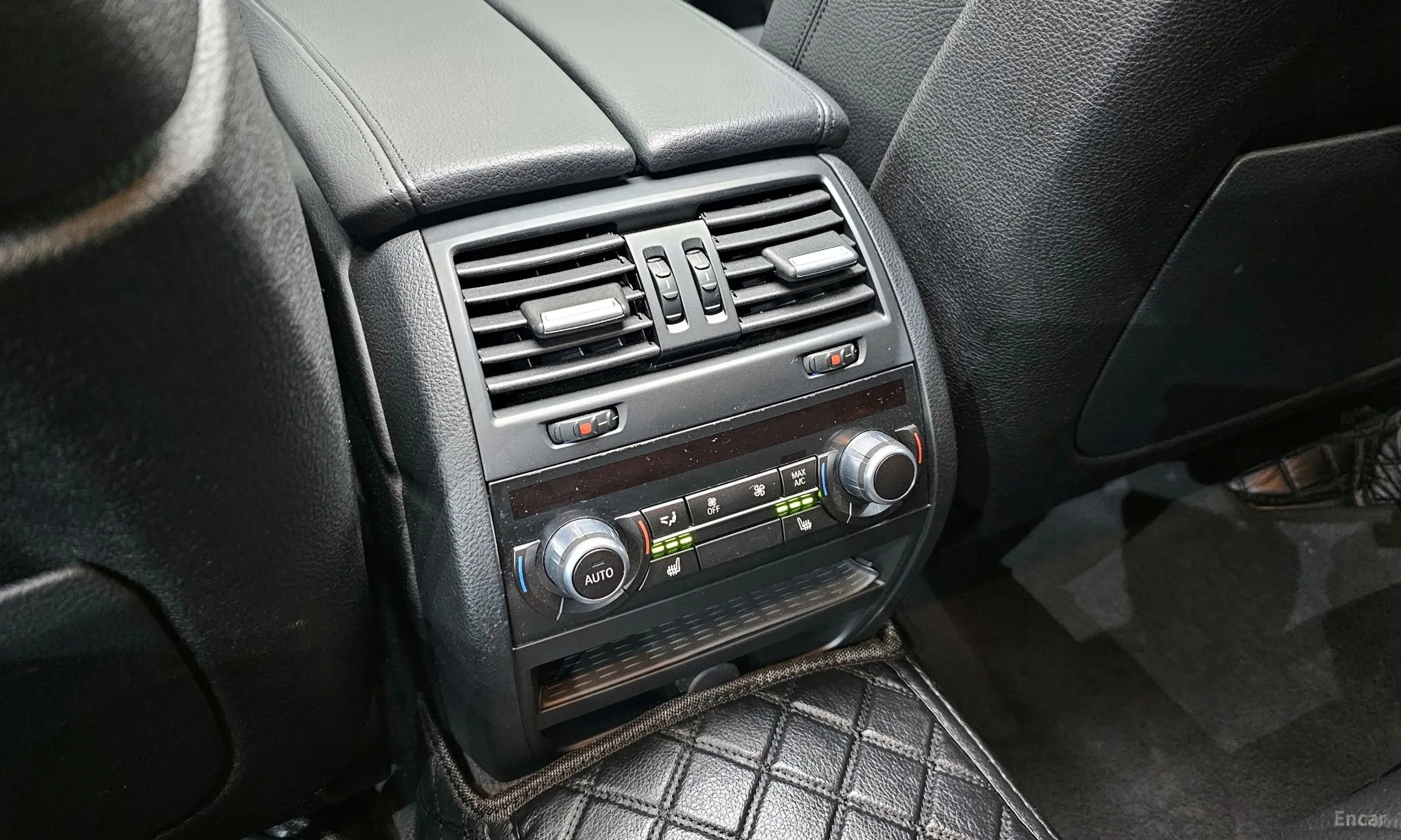 BMW 5 Series (F10) превью 18