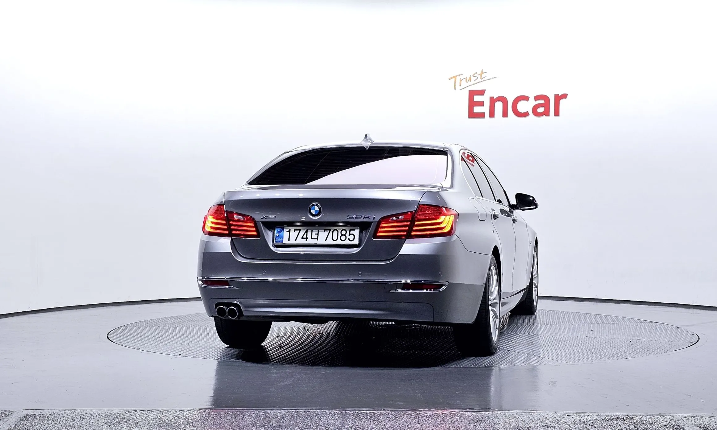 BMW 5 Series (F10) превью 4