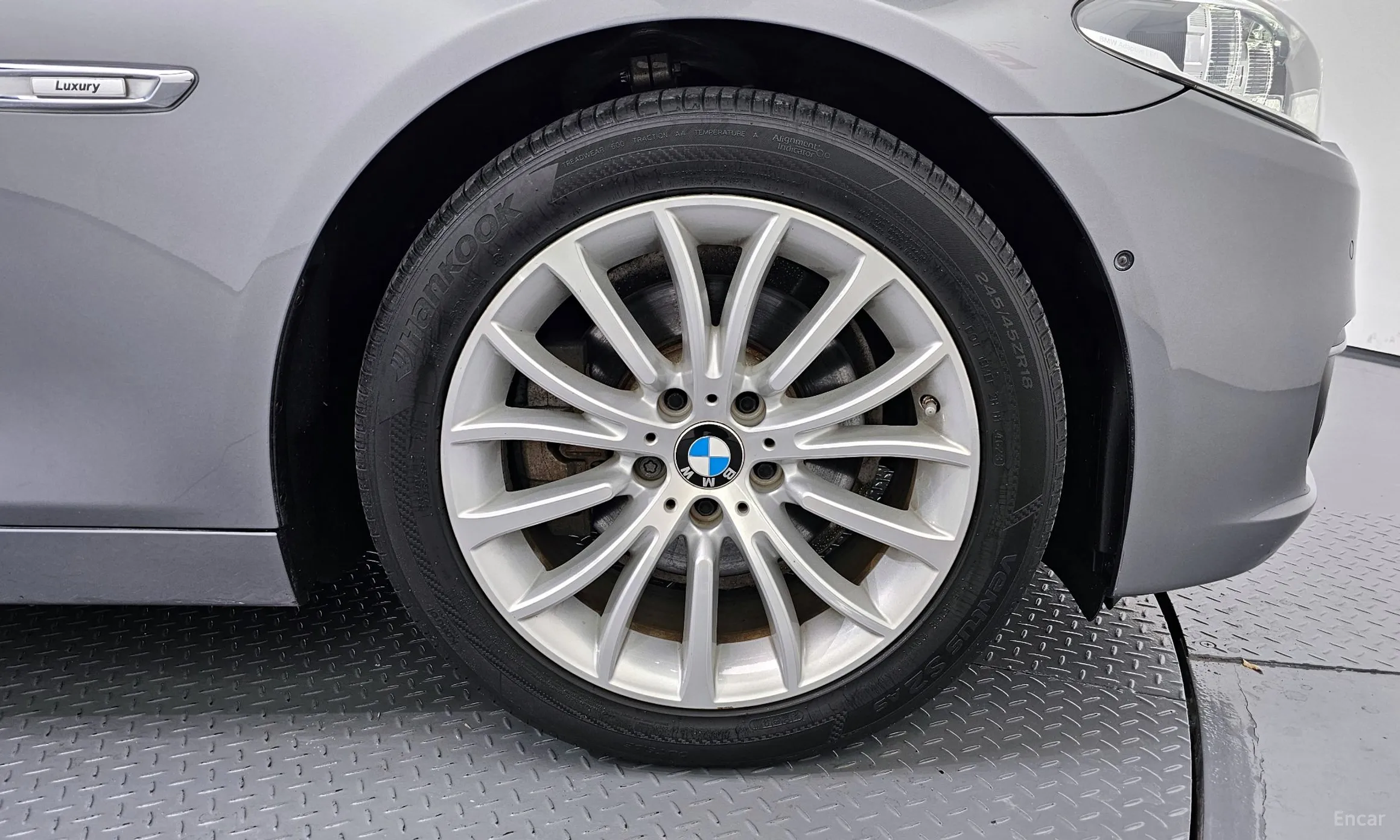 BMW 5 Series (F10) превью 5