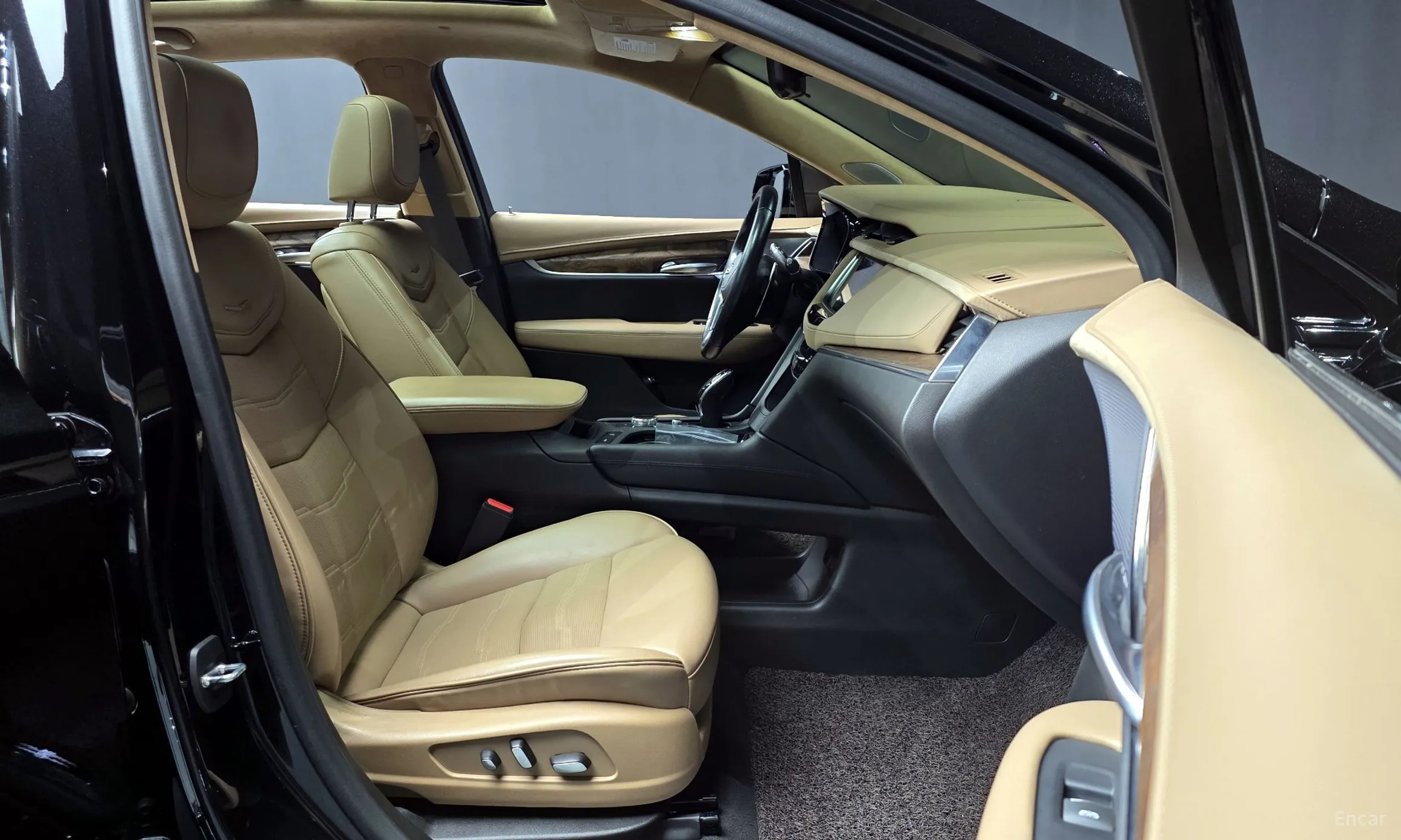 Cadillac XT5 превью 11