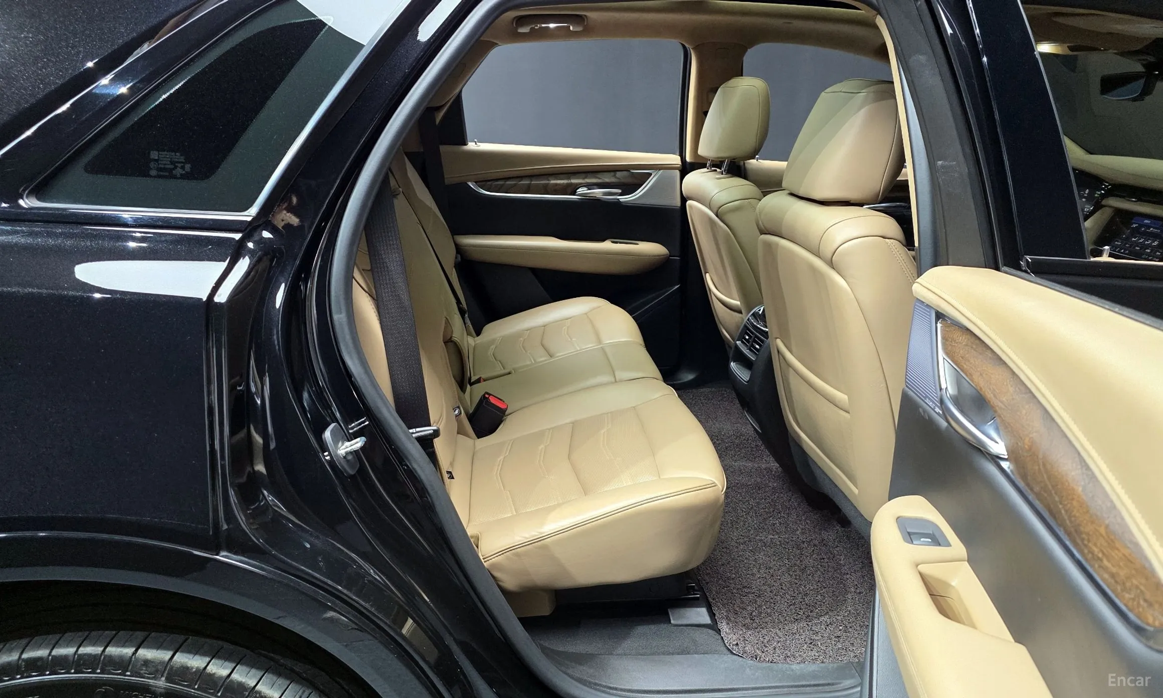Cadillac XT5 превью 12