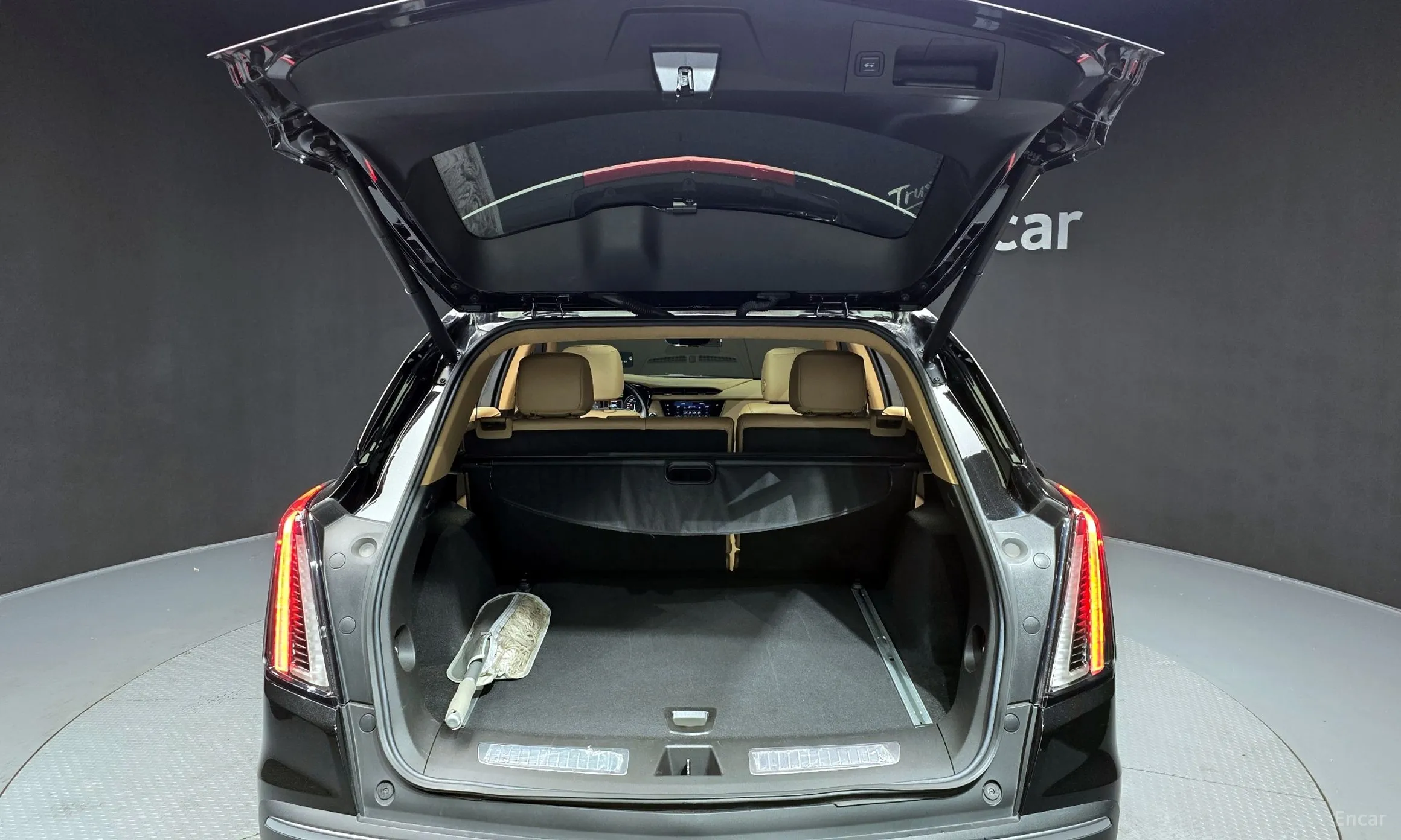 Cadillac XT5 превью 20