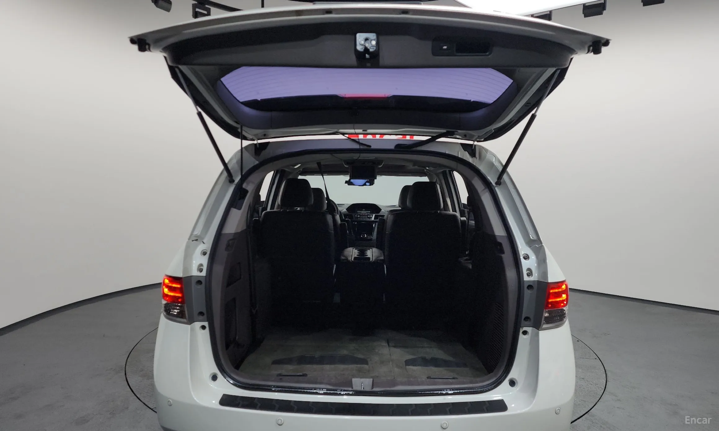 Honda Odyssey превью 20