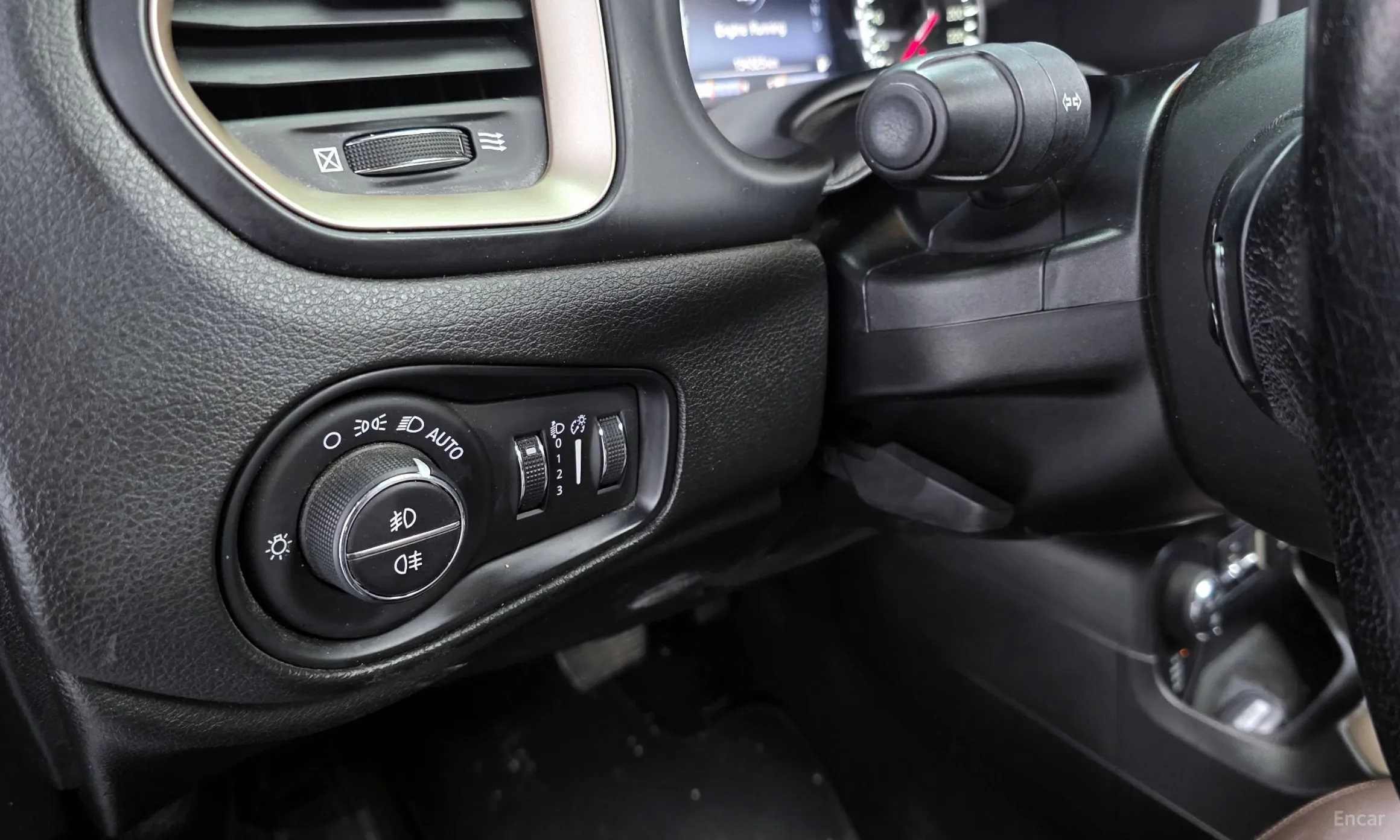 Jeep Renegade превью 17
