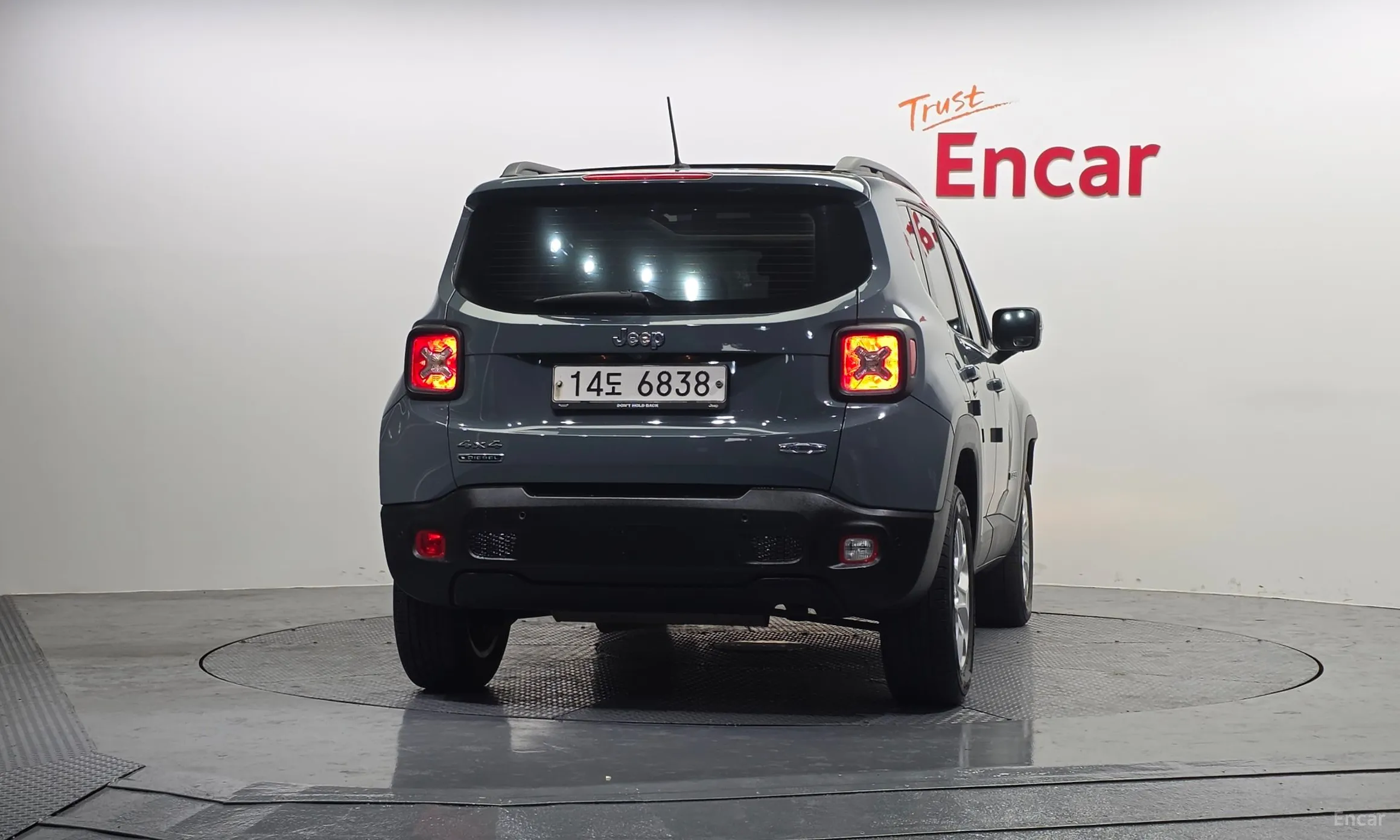 Jeep Renegade превью 4