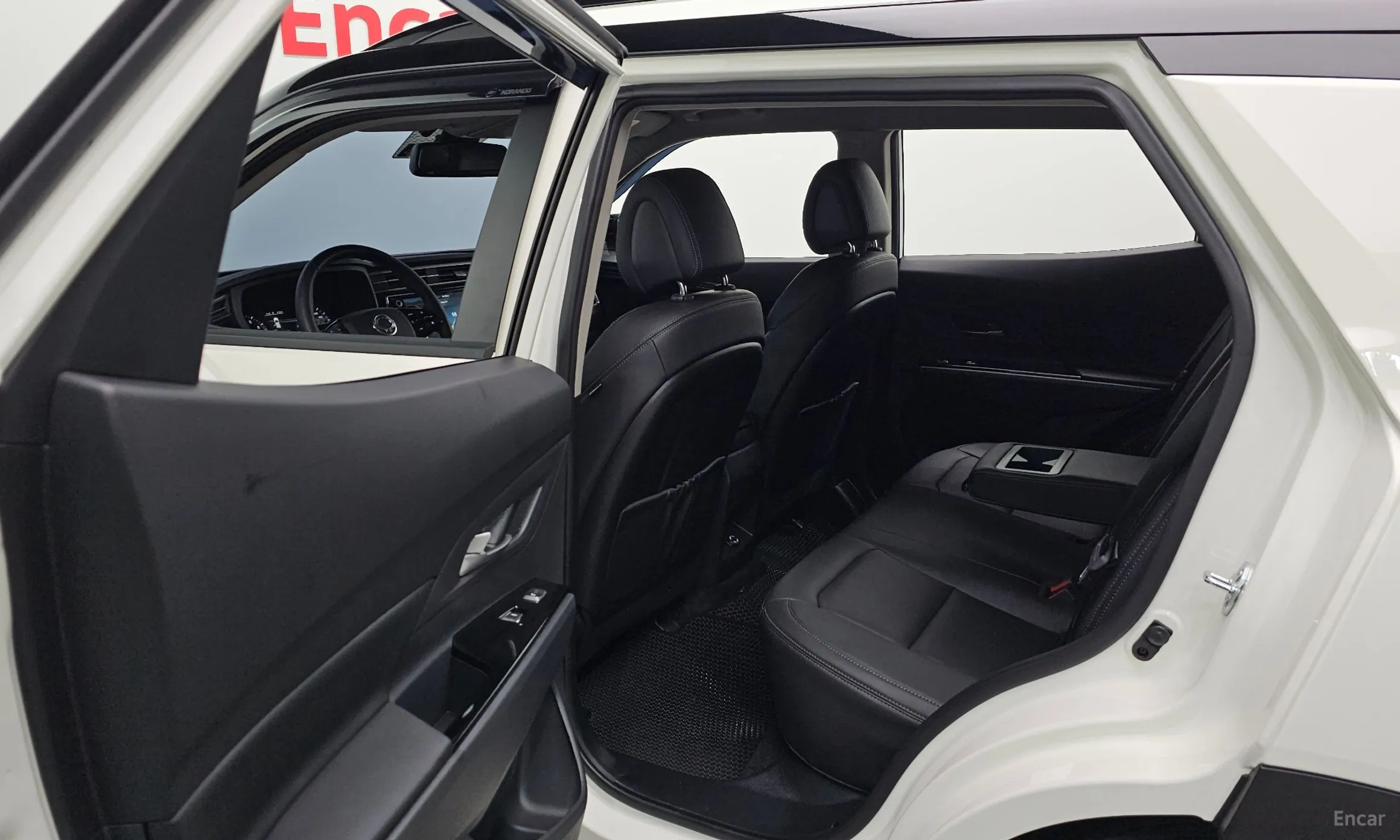 KG Mobility (SsangYong) Beautiful Korando превью 12