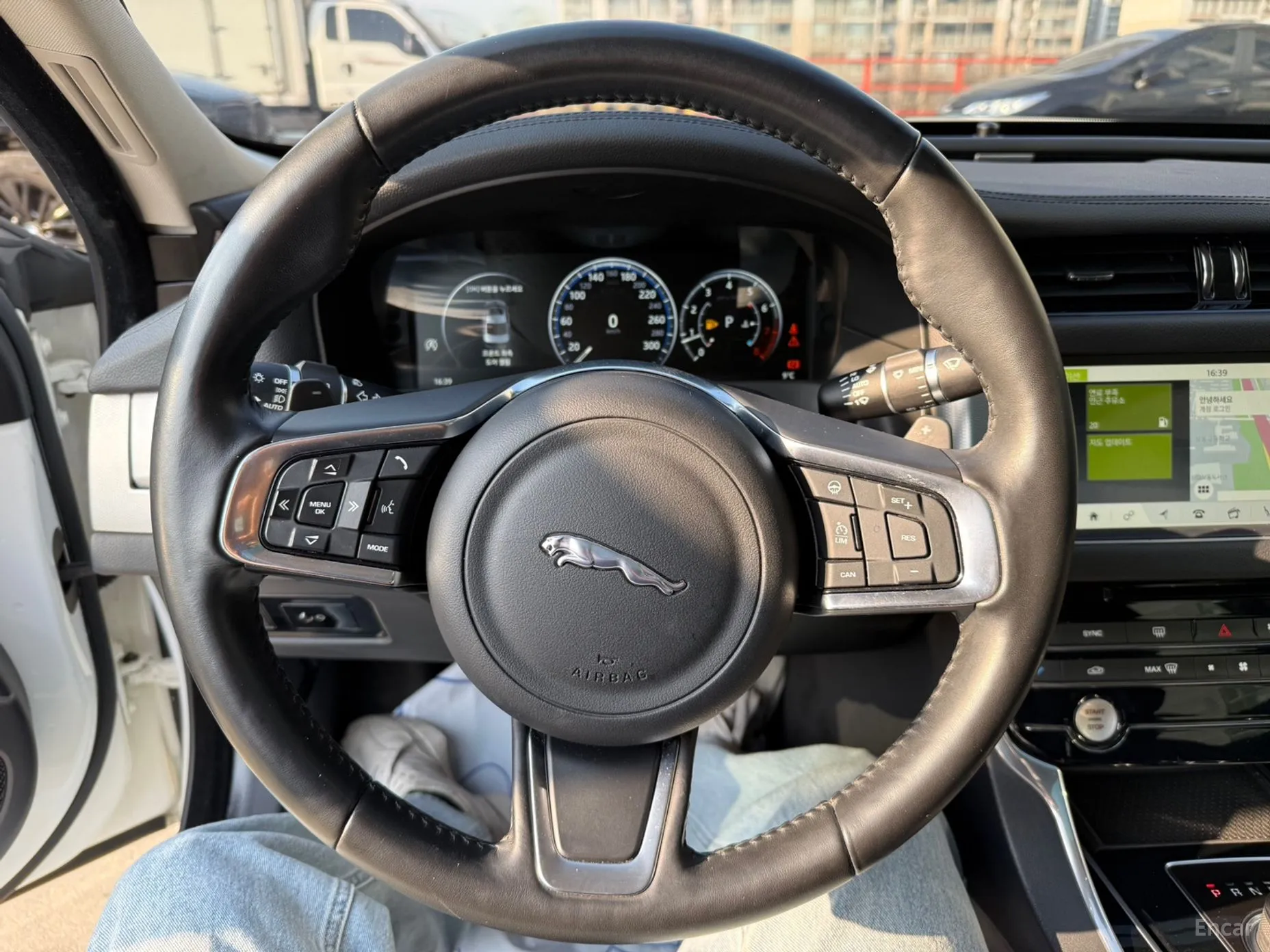Jaguar XF (x260) превью 13