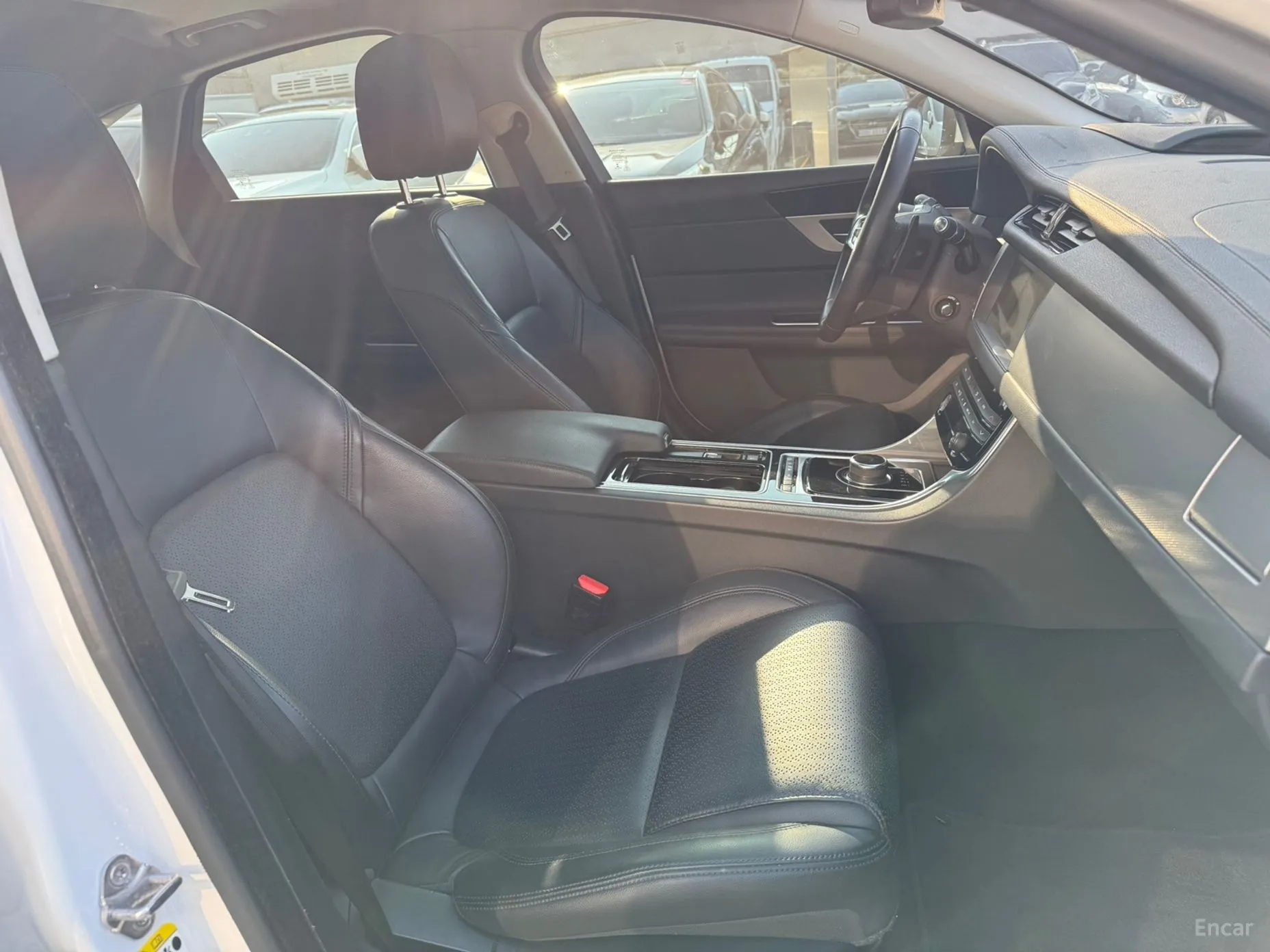 Jaguar XF (x260) превью 7