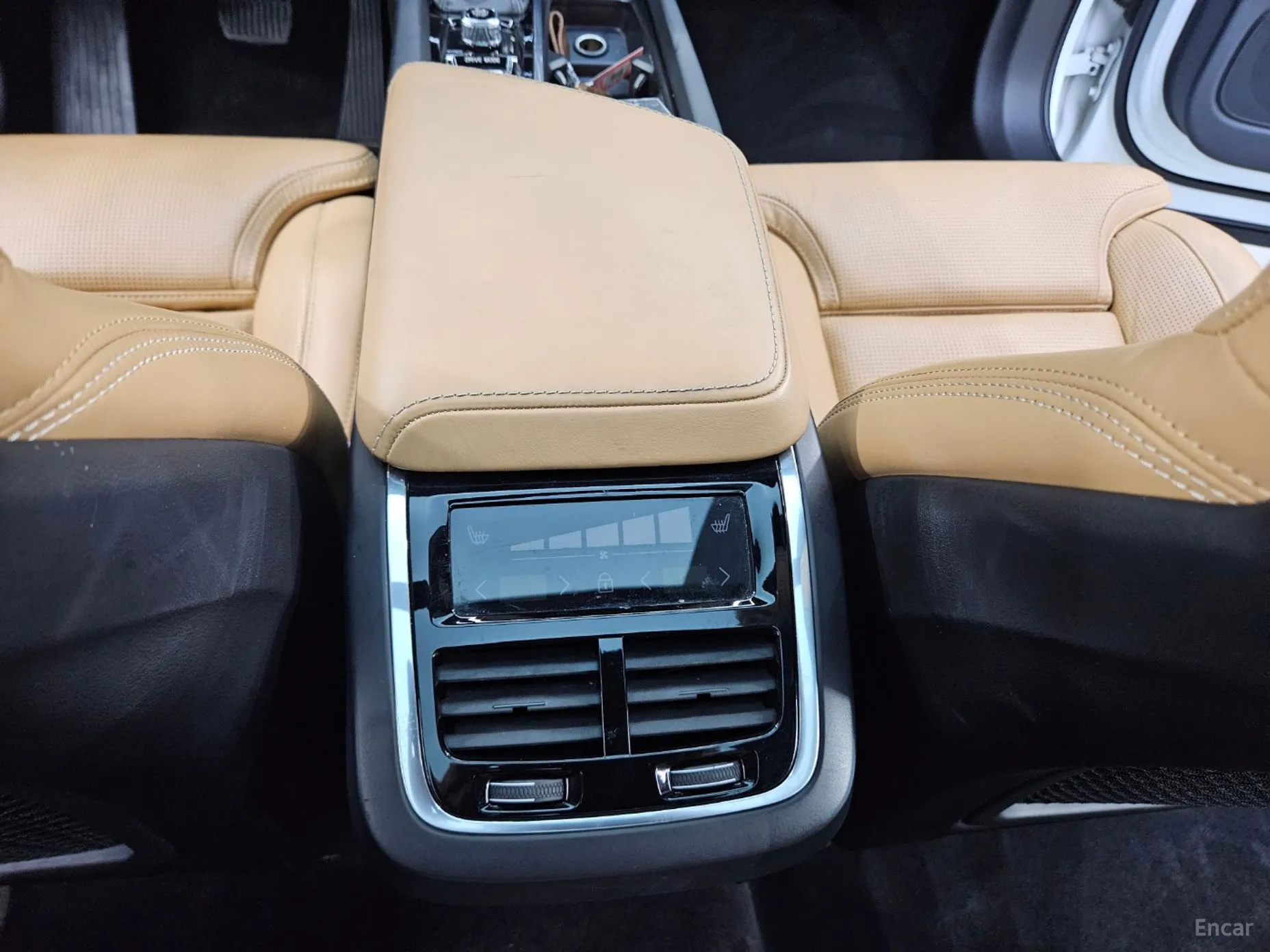 Volvo XC60 Gen 2 превью 12
