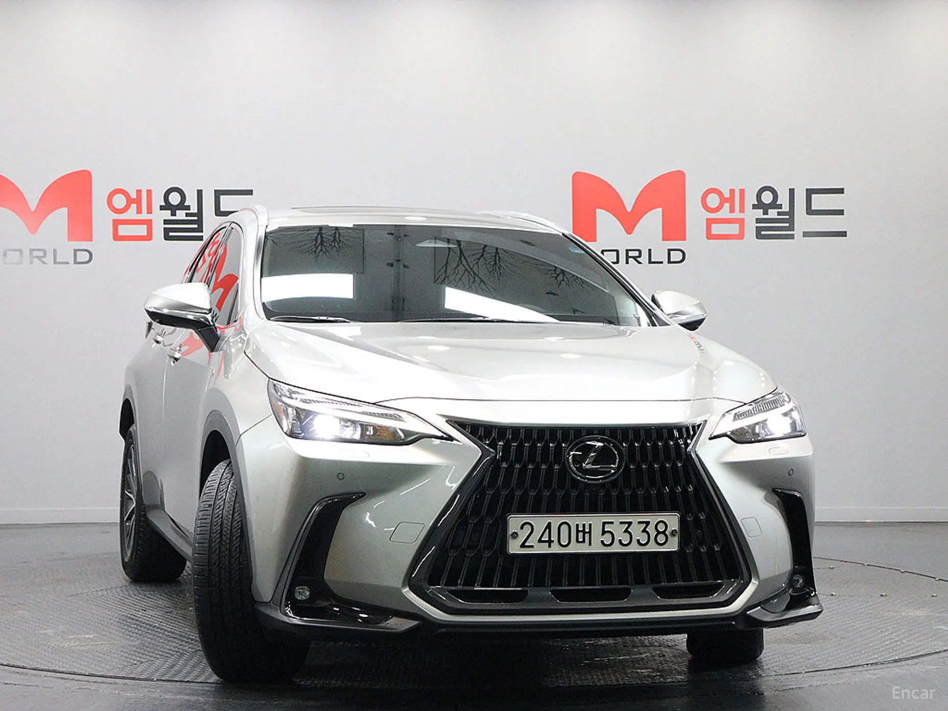 Lexus NX450h + 2nd Gen превью 3