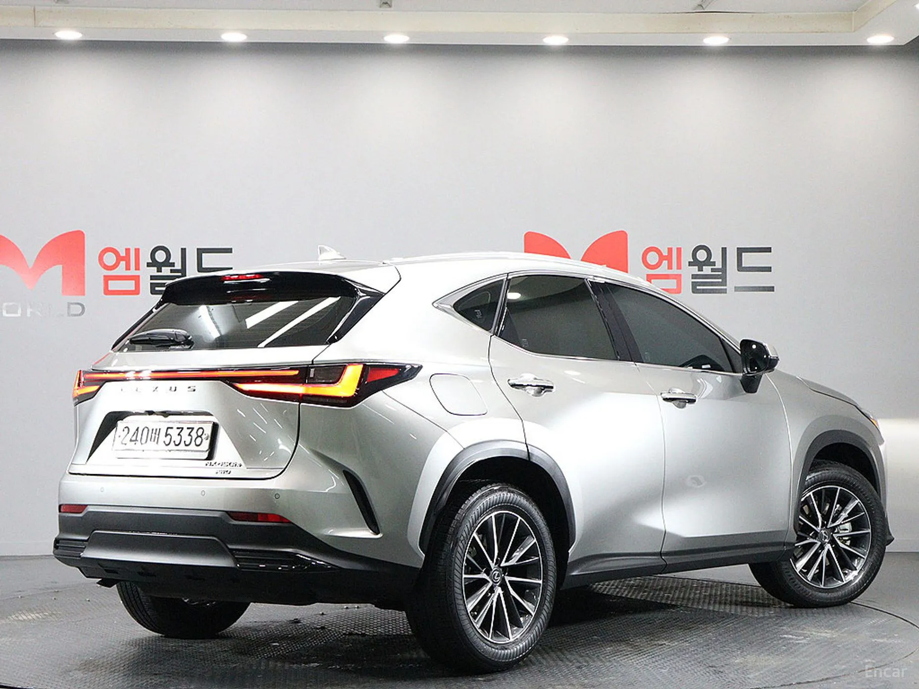 Lexus NX450h + 2nd Gen превью 4