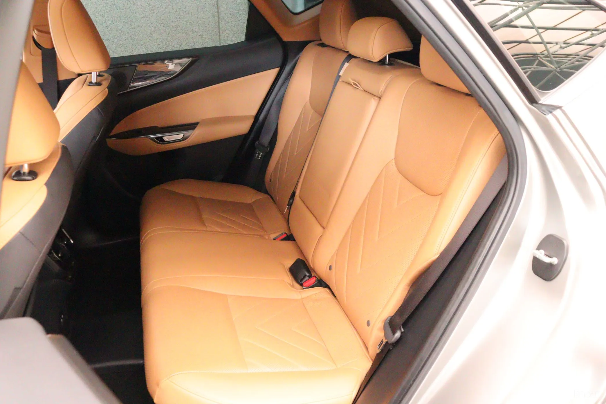 Lexus NX450h + 2nd Gen превью 9
