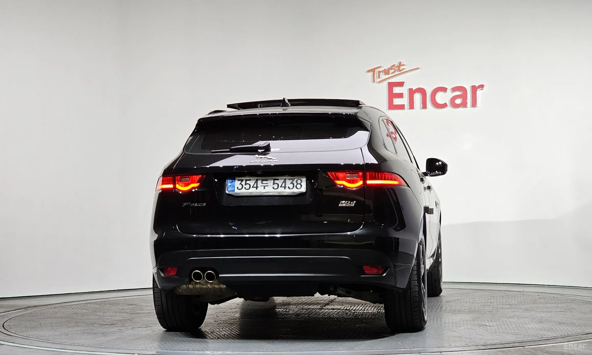 Jaguar F-PACE превью 4